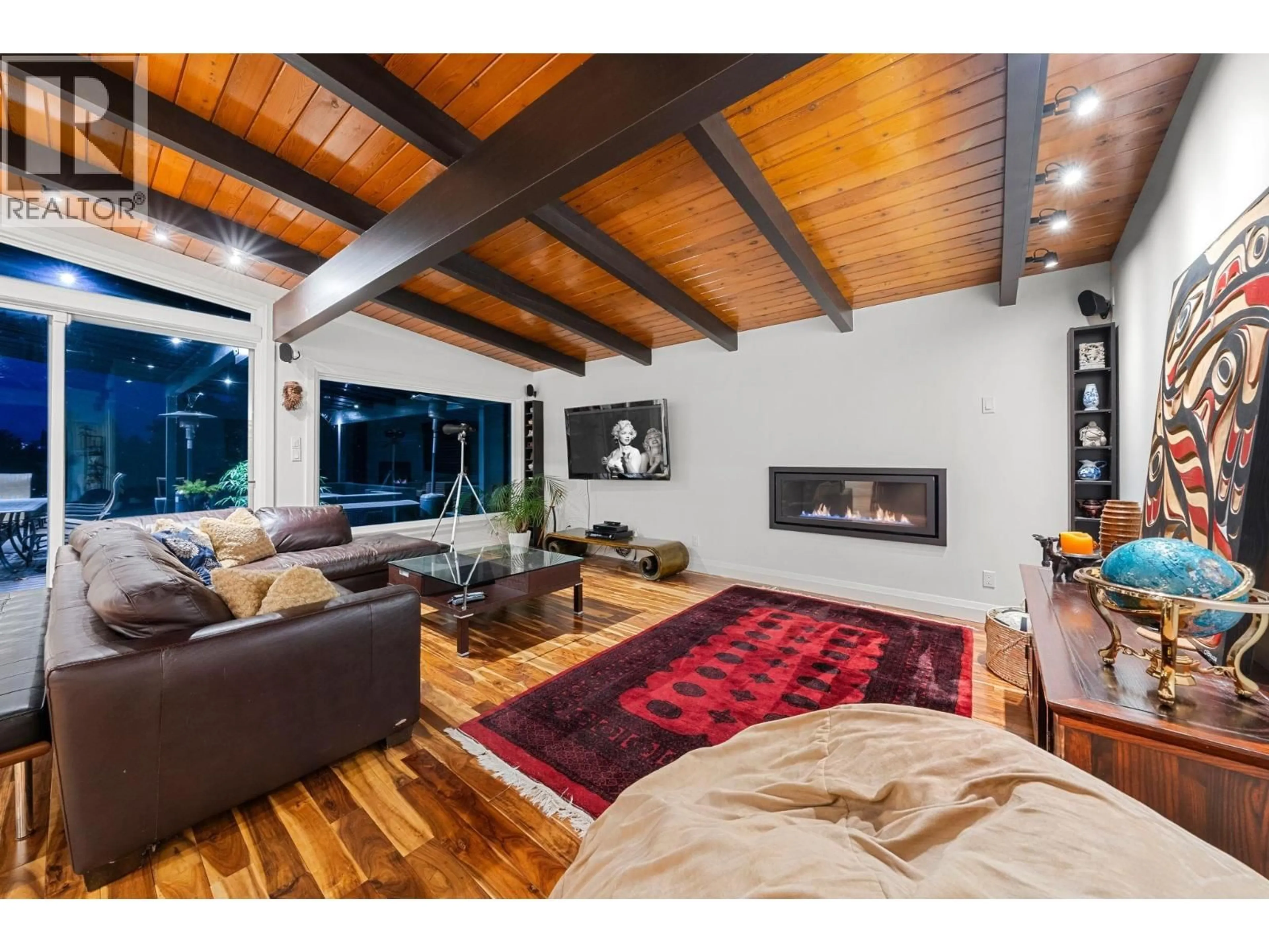 Living room with furniture, wood/laminate floor for 17351 FEDORUK ROAD, Richmond British Columbia V6V1C6