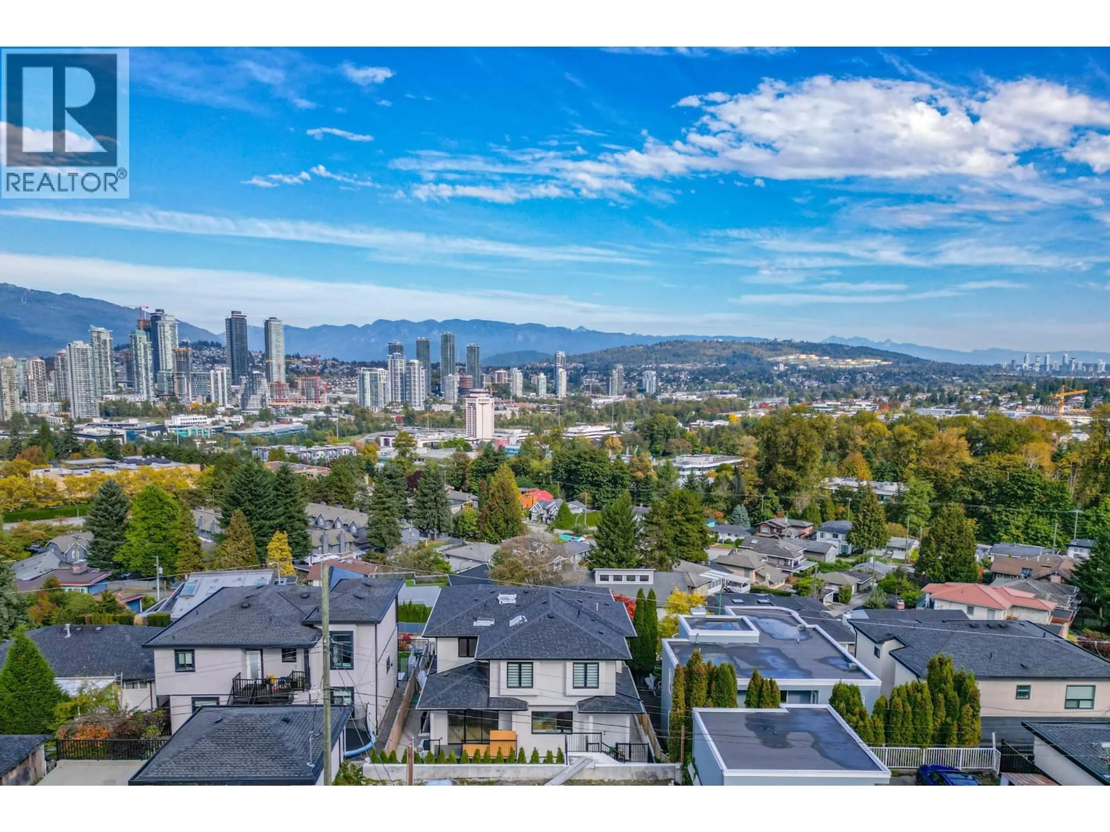 A pic from outside/outdoor area/front of a property/back of a property/a pic from drone, city buildings view from balcony for 4018 NITHSDALE STREET, Burnaby British Columbia V5G1P6
