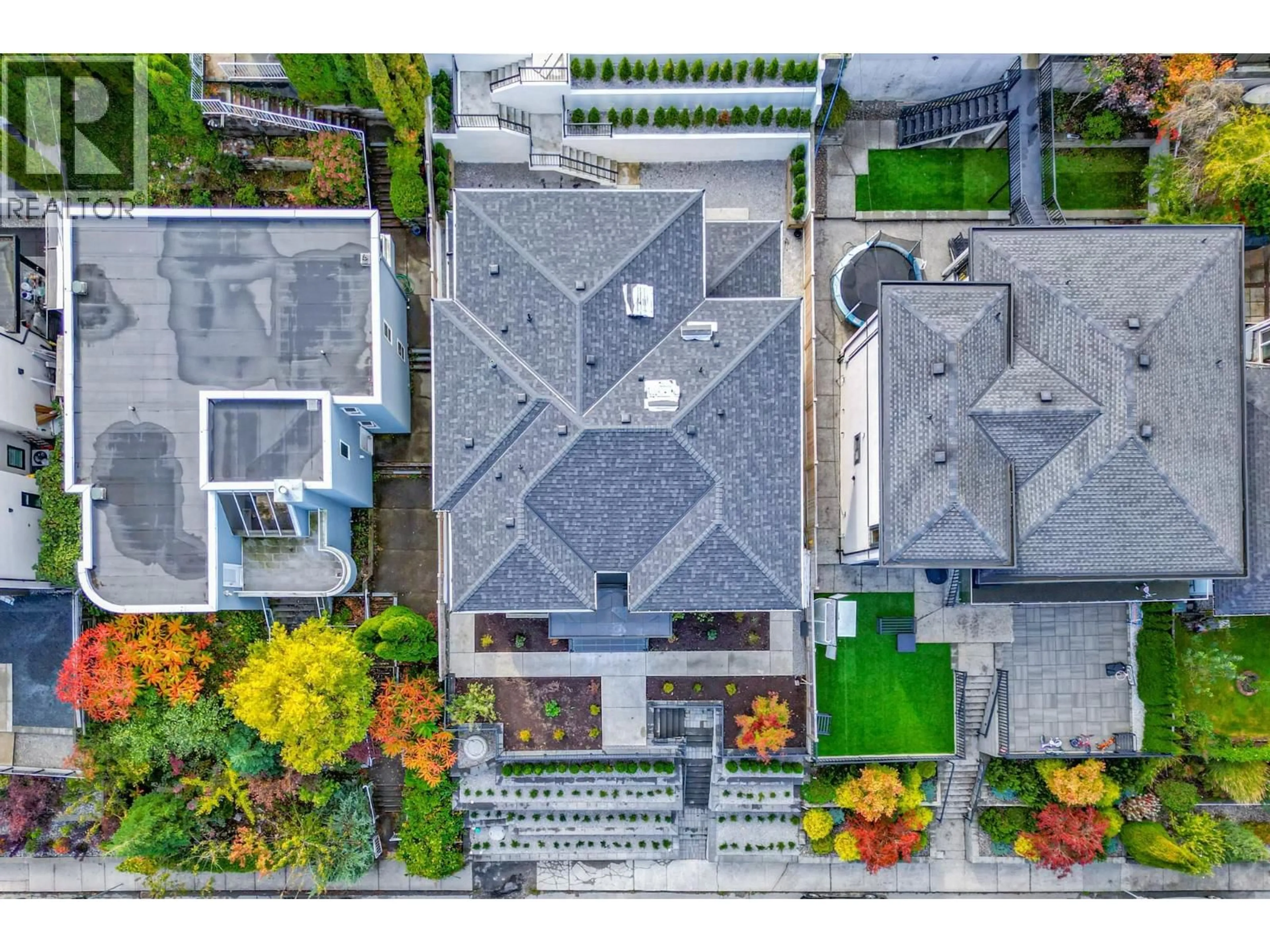A pic from outside/outdoor area/front of a property/back of a property/a pic from drone, street for 4018 NITHSDALE STREET, Burnaby British Columbia V5G1P6