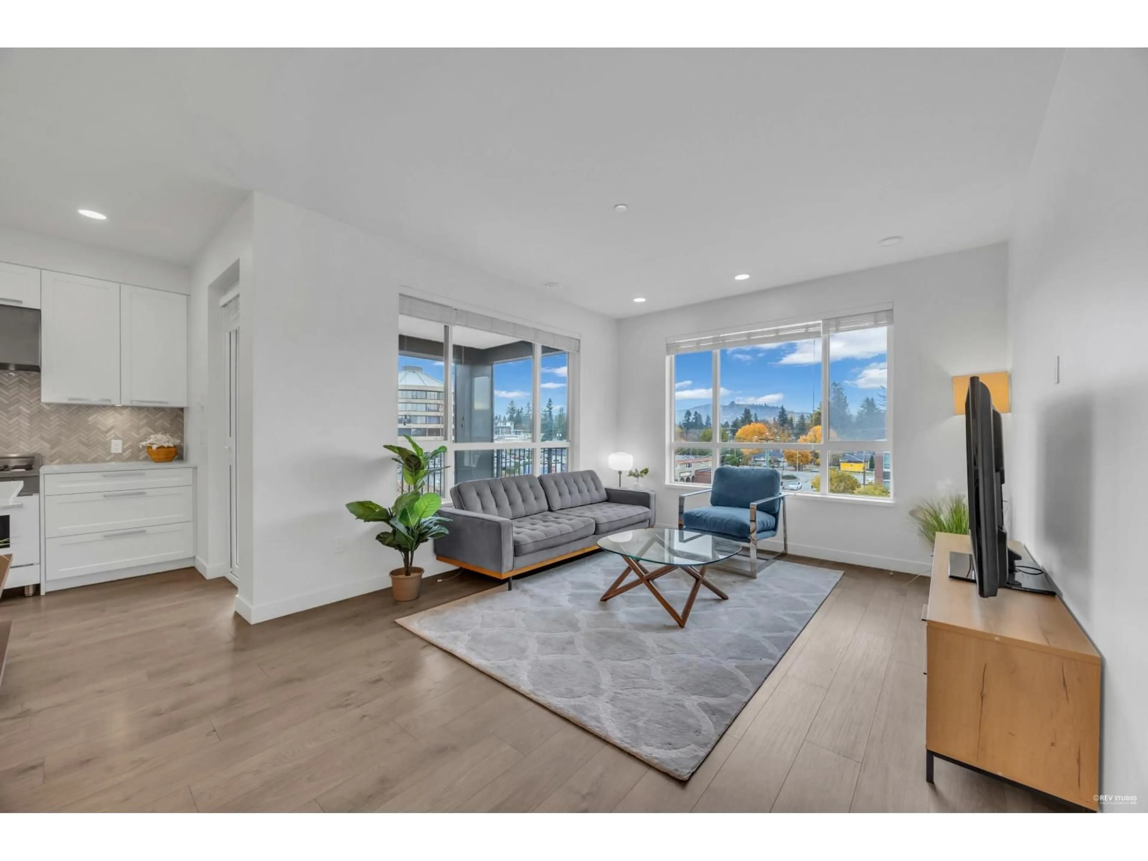 Living room with furniture, unknown for 502 - 33530 MAYFAIR, Abbotsford British Columbia V2S0J2