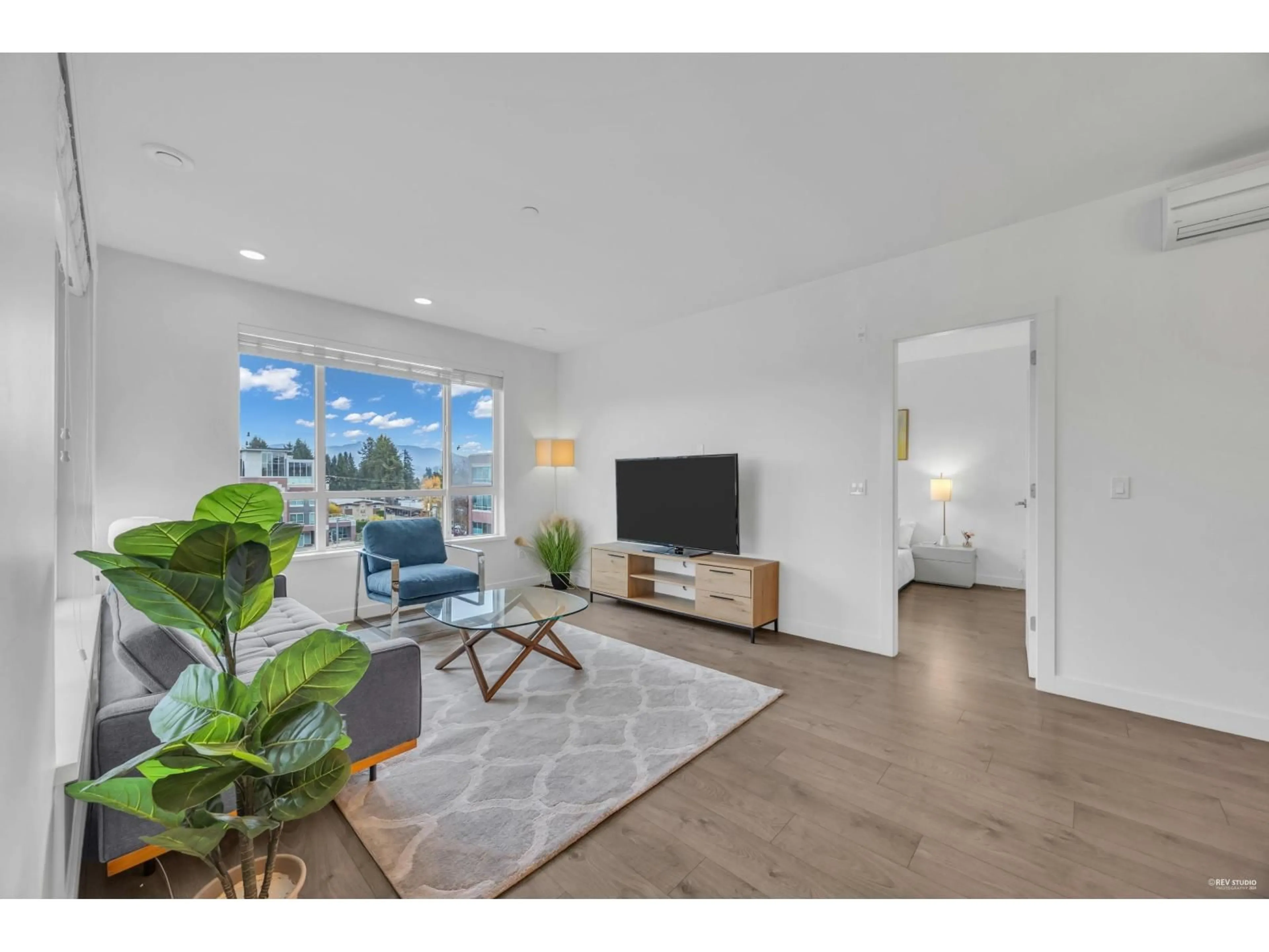 Living room with furniture, unknown for 502 - 33530 MAYFAIR, Abbotsford British Columbia V2S0J2
