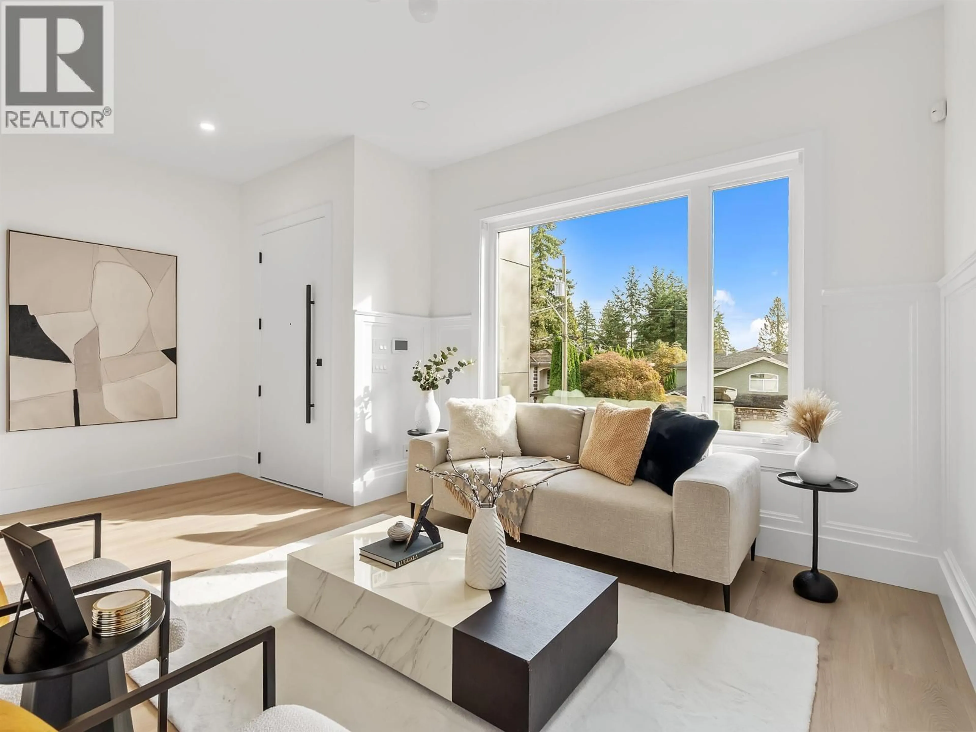 Living room with furniture, unknown for 1 - 4761 CLINTON STREET, Burnaby British Columbia V5J2L1