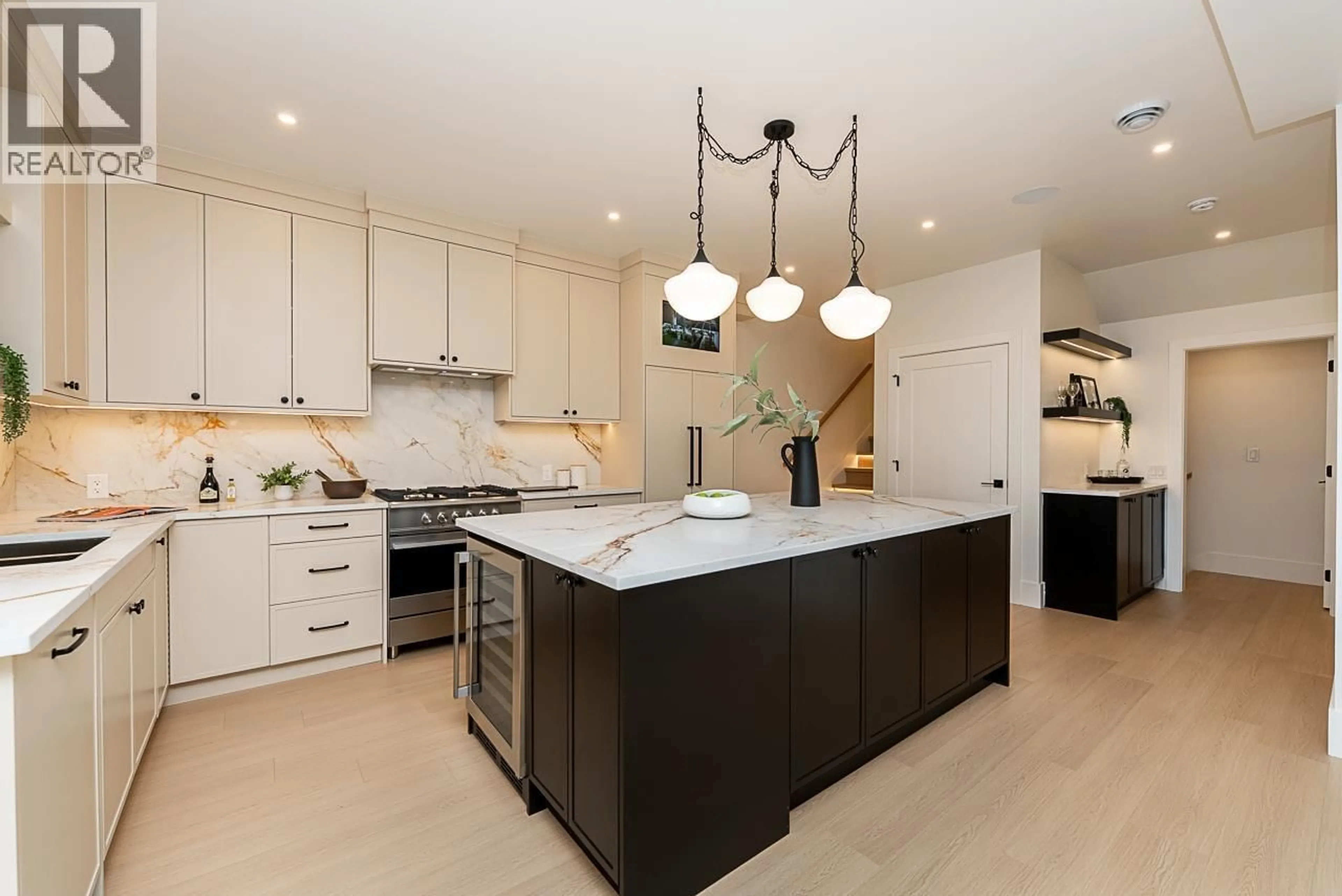 Contemporary kitchen, unknown for A - 646 GIRARD AVENUE, Coquitlam British Columbia V3K1S8