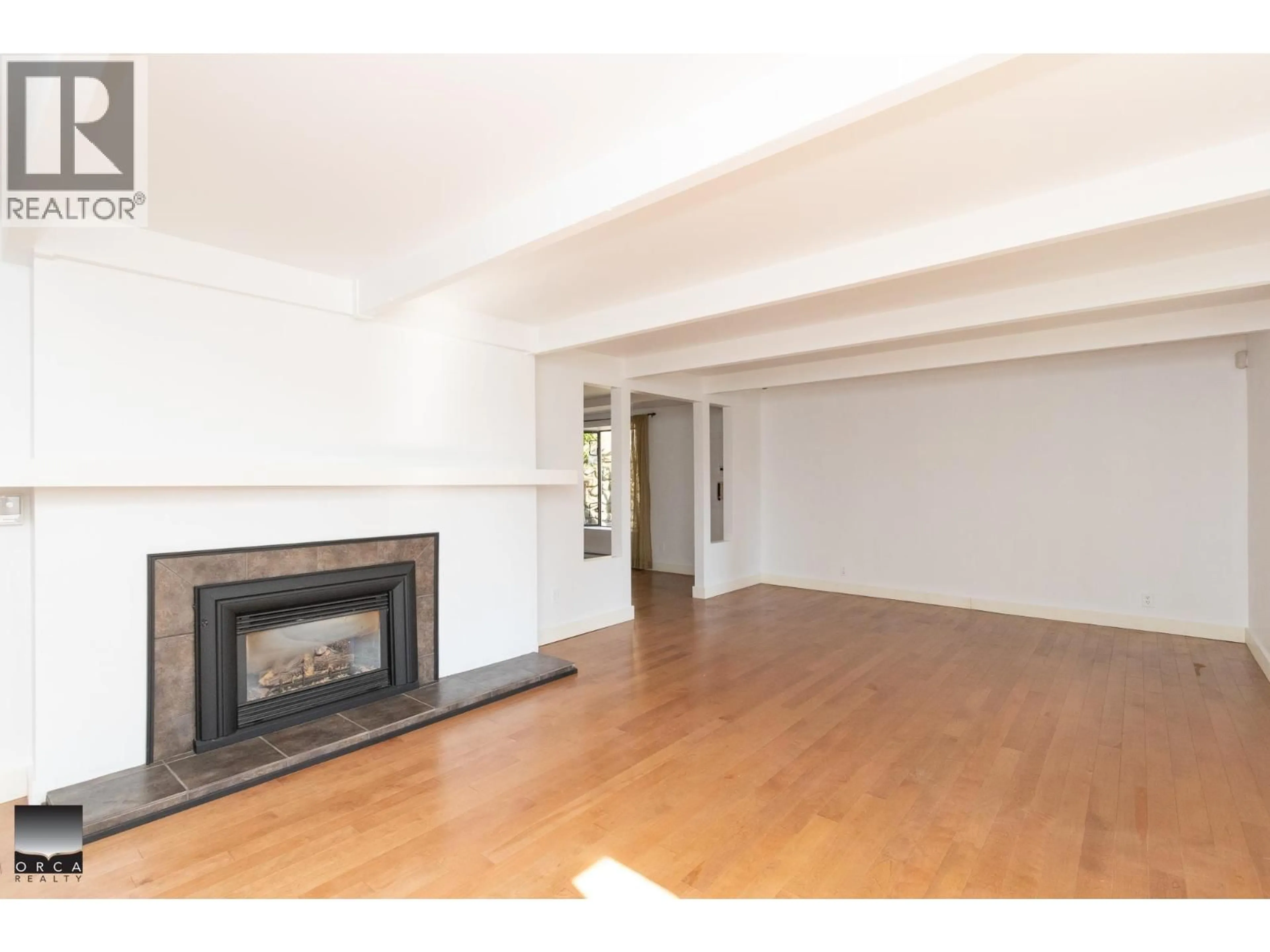 Unknown for 4524 MARINEVIEW CRESCENT, North Vancouver British Columbia V7R3P2