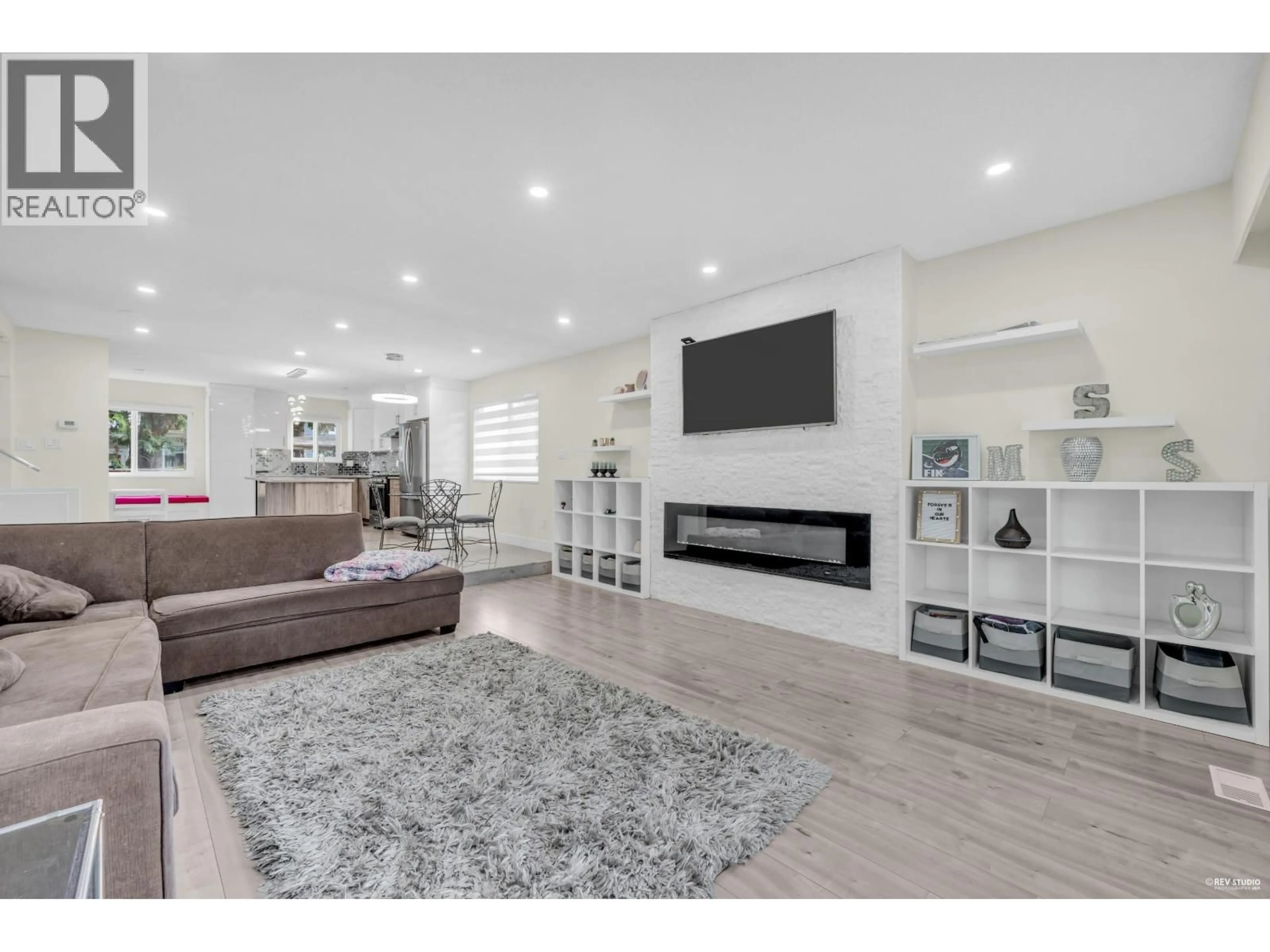 Home theater for 11280 CARAVEL COURT, Richmond British Columbia V7E4L2