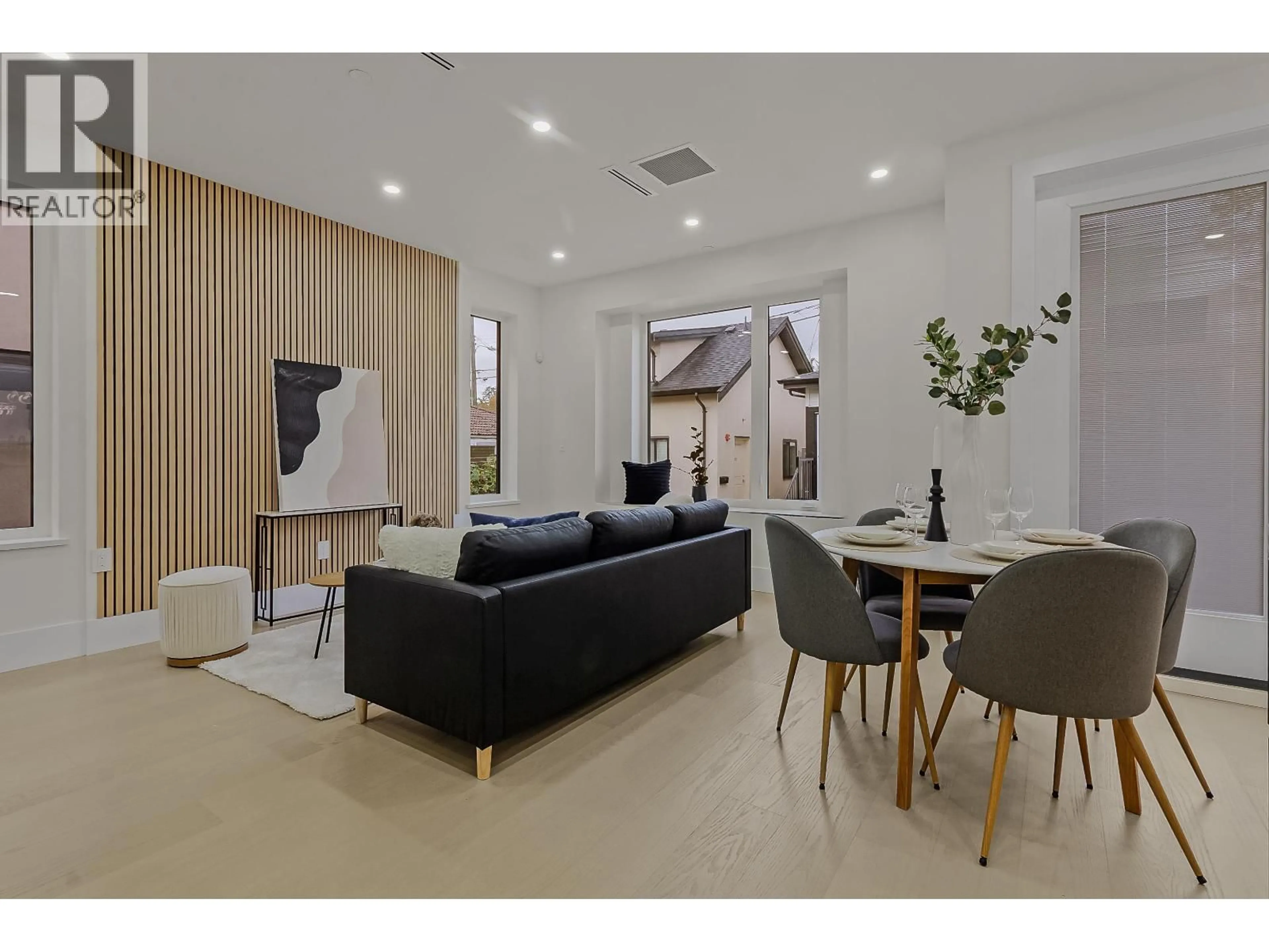 Living room with furniture, unknown for 2 - 585 E 60TH AVENUE, Vancouver British Columbia V5X2A2