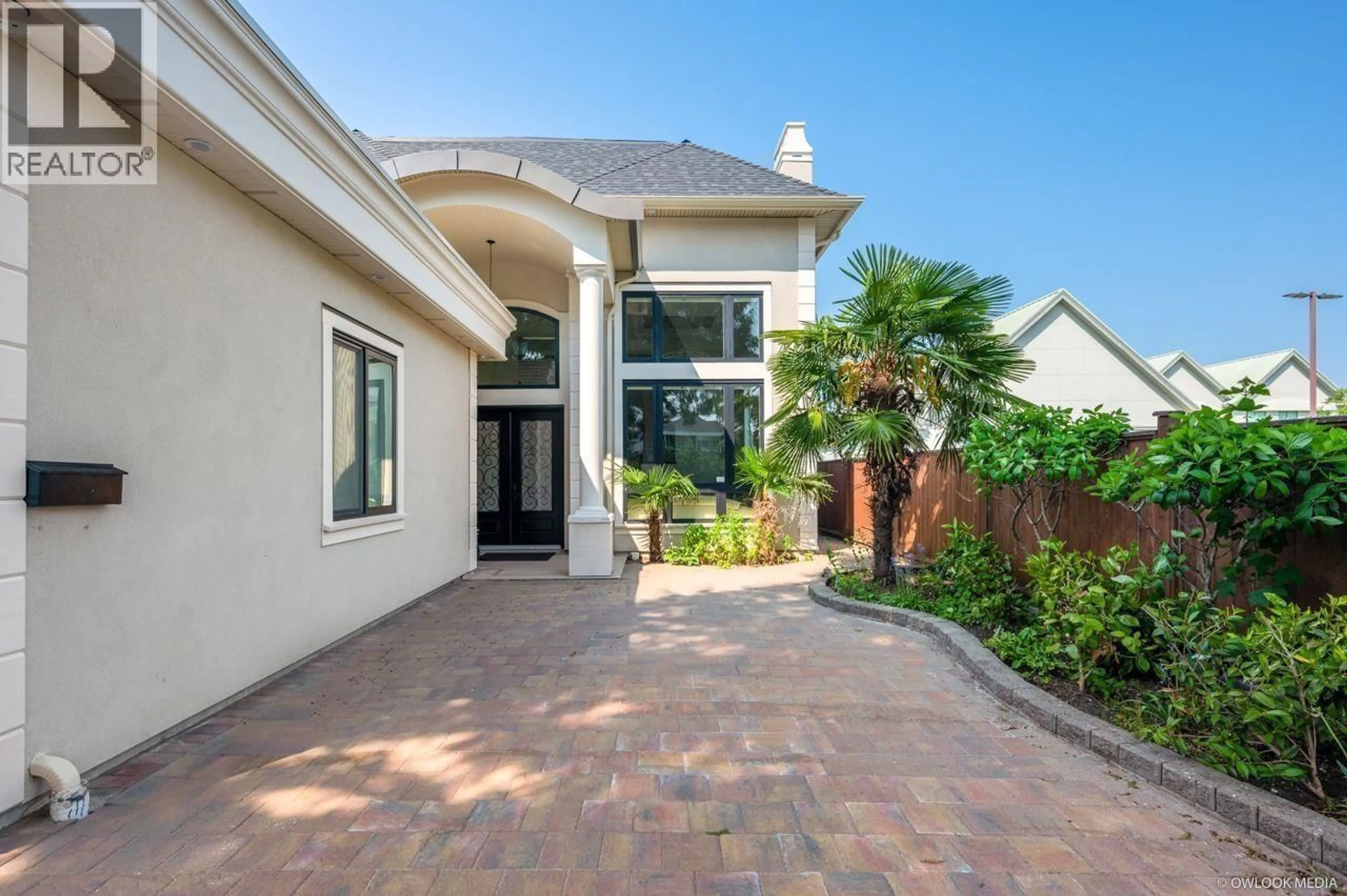 Unknown for 6571 LYNAS LANE, Richmond British Columbia V7C3K8