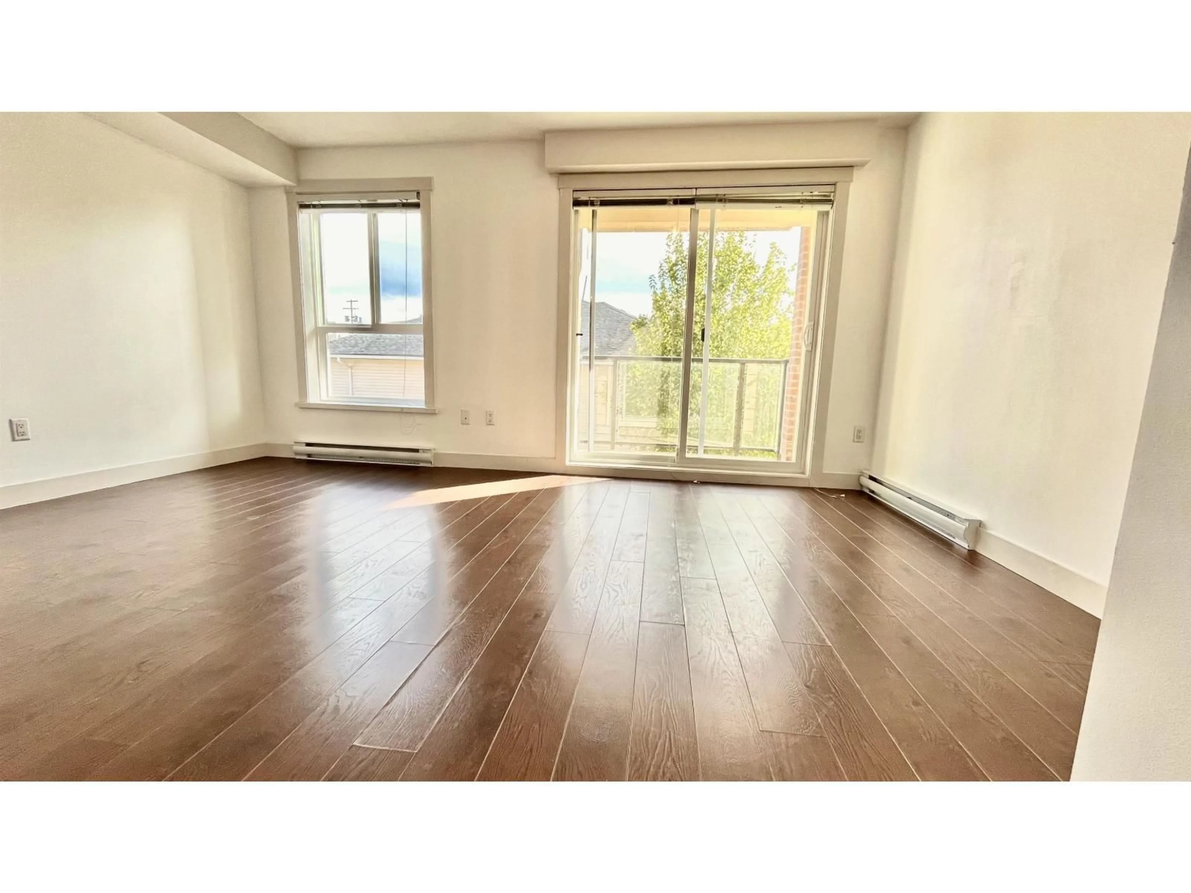 A pic of a room for 618 - 13883 LAUREL, Surrey British Columbia V3T1A8