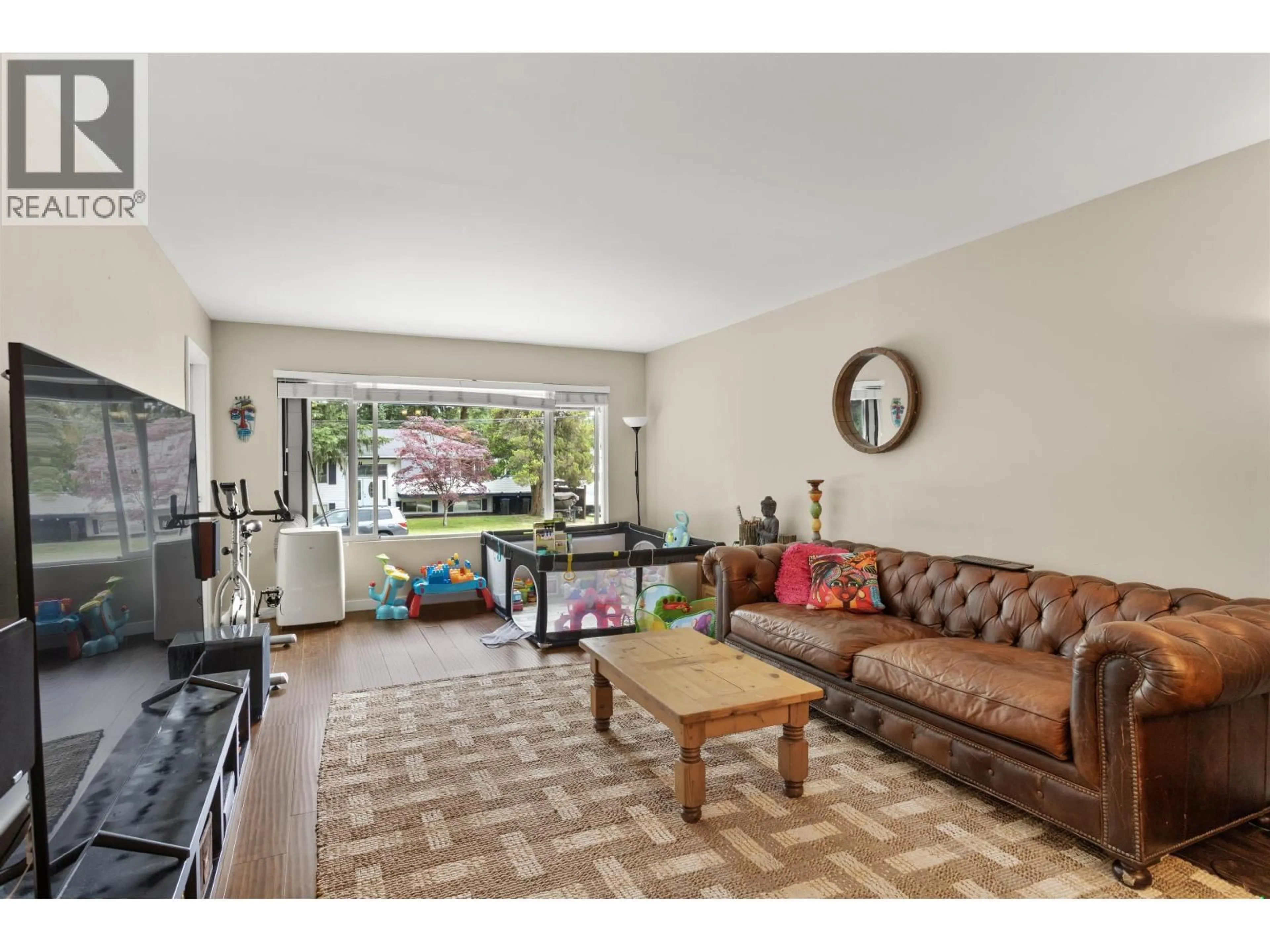 Living room with furniture, unknown for 3421 EDINBURGH STREET, Port Coquitlam British Columbia V3B4K4