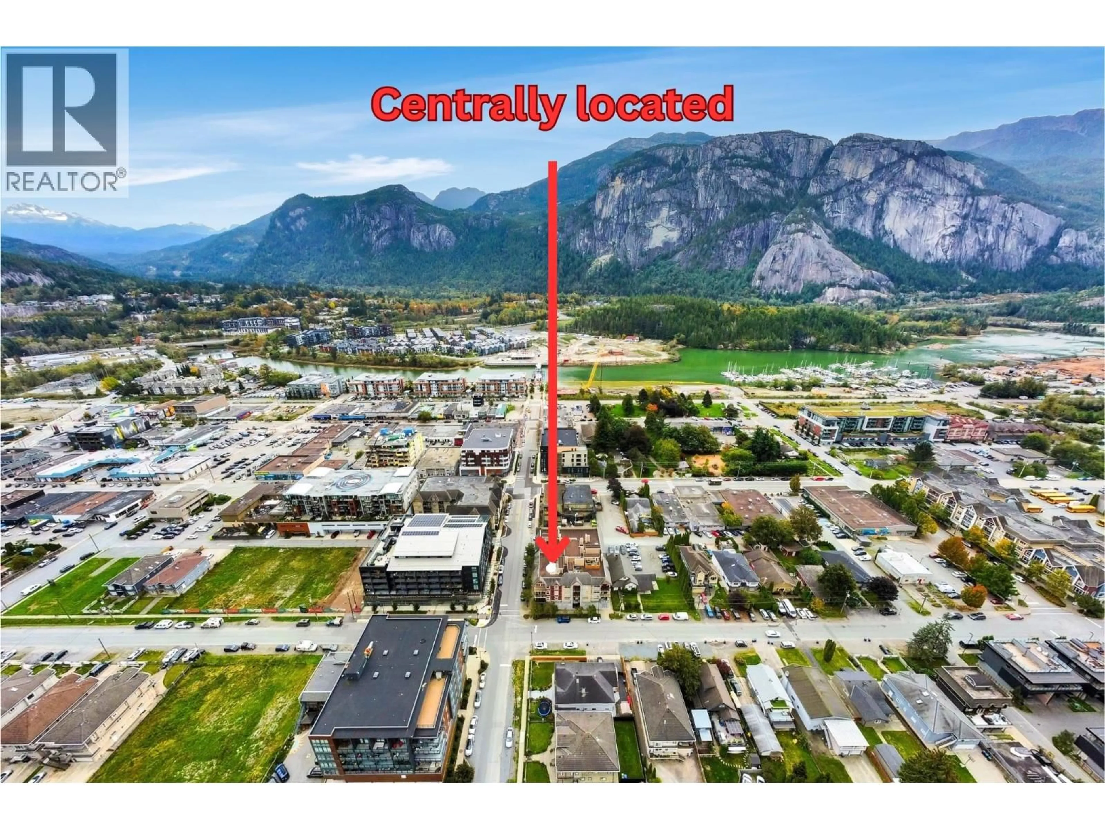 A pic from outside/outdoor area/front of a property/back of a property/a pic from drone, mountain view for 403 - 1310 VICTORIA STREET, Squamish British Columbia V0N3G0