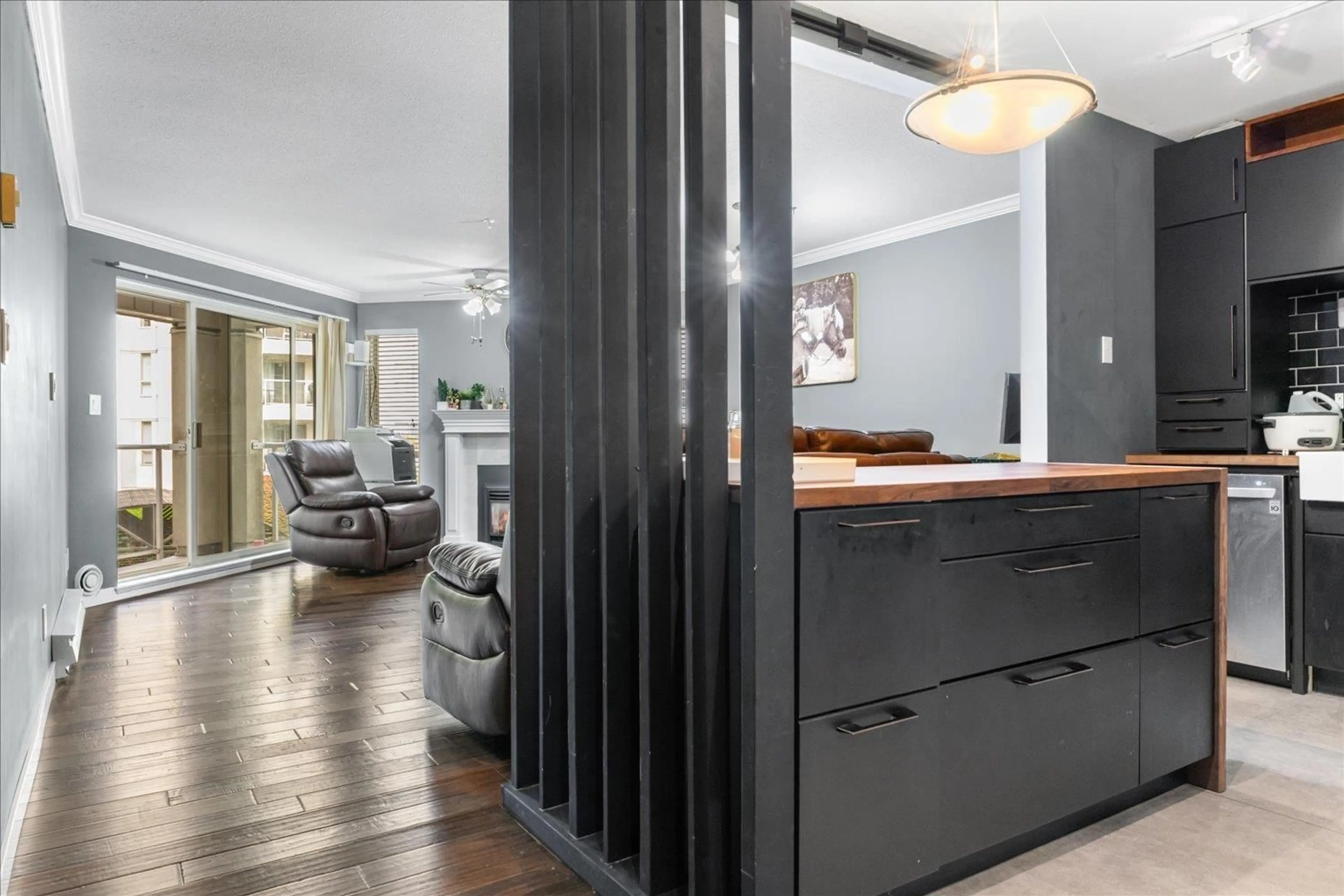 Indoor entryway for 203 - 2575 WARE, Abbotsford British Columbia V2S3E2