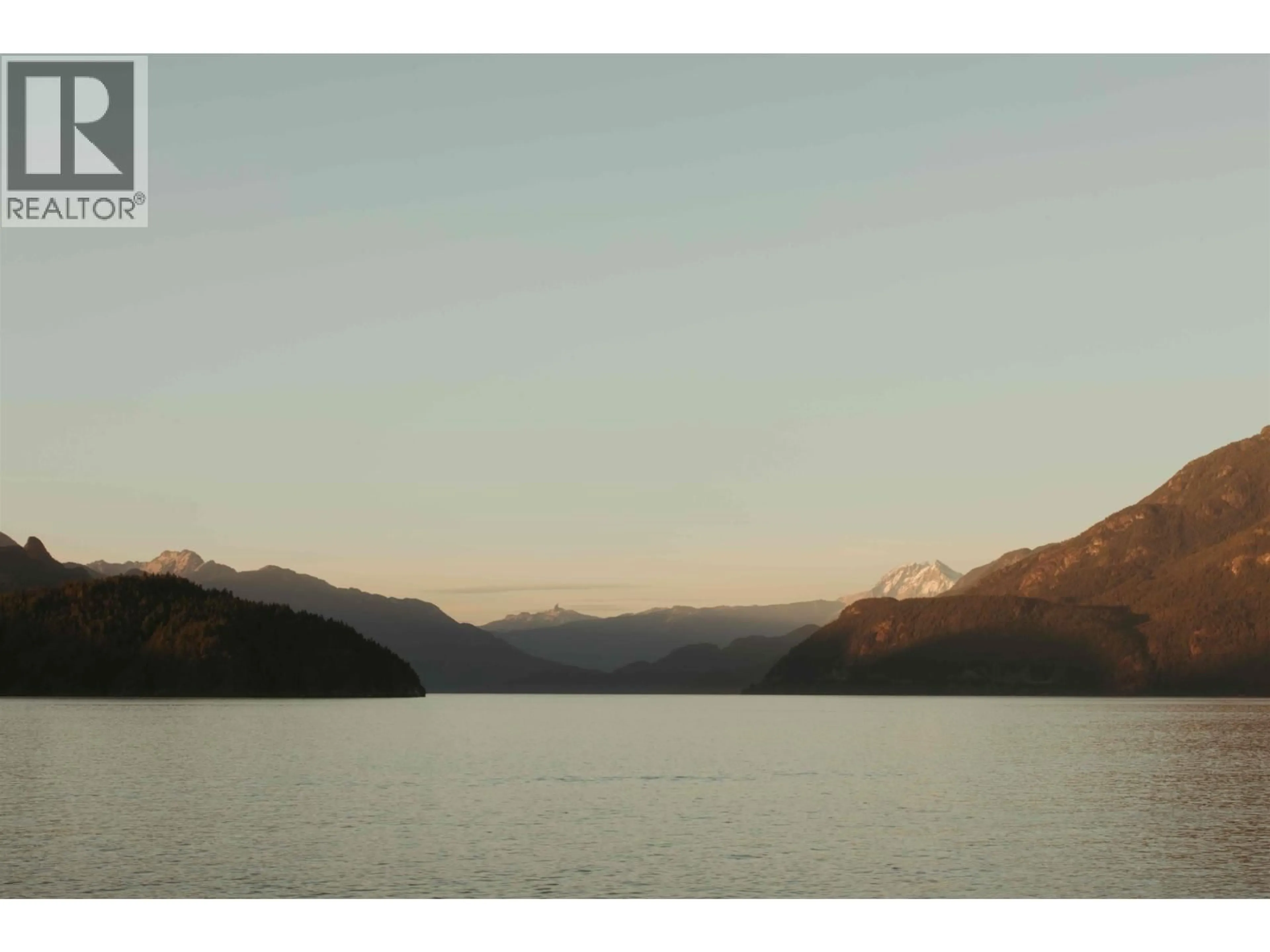 Blurry image for 370-374 SMUGGLERS COVE ROAD, Bowen Island British Columbia V0N1G1