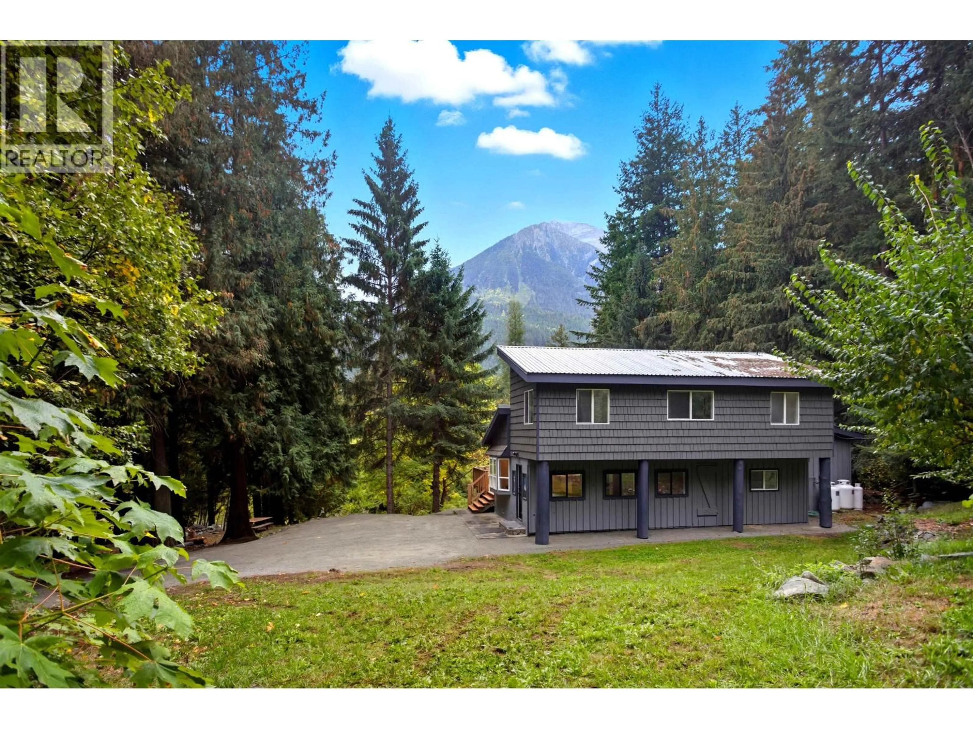 A pic from outside/outdoor area/front of a property/back of a property/a pic from drone, mountain view for 9257 PEMBERTON PORTAGE ROAD, Pemberton British Columbia V0N1L0
