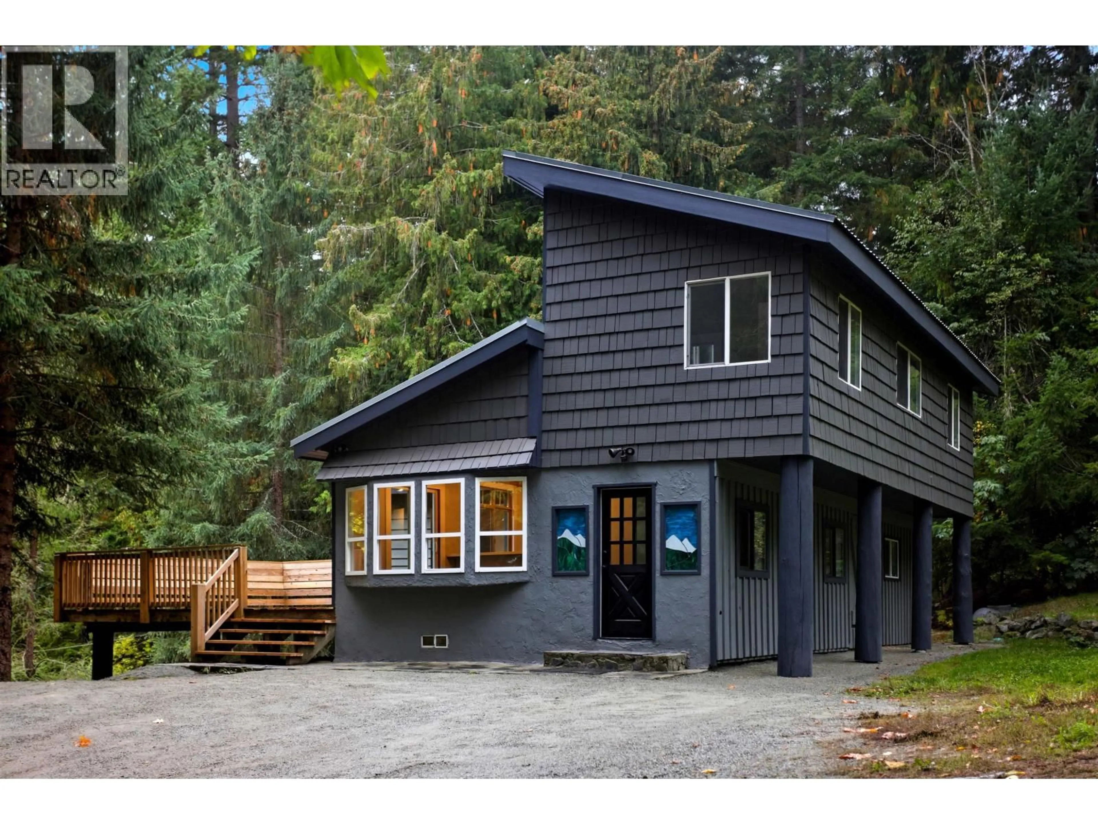 Home with vinyl exterior material, unknown for 9257 PEMBERTON PORTAGE ROAD, Pemberton British Columbia V0N1L0