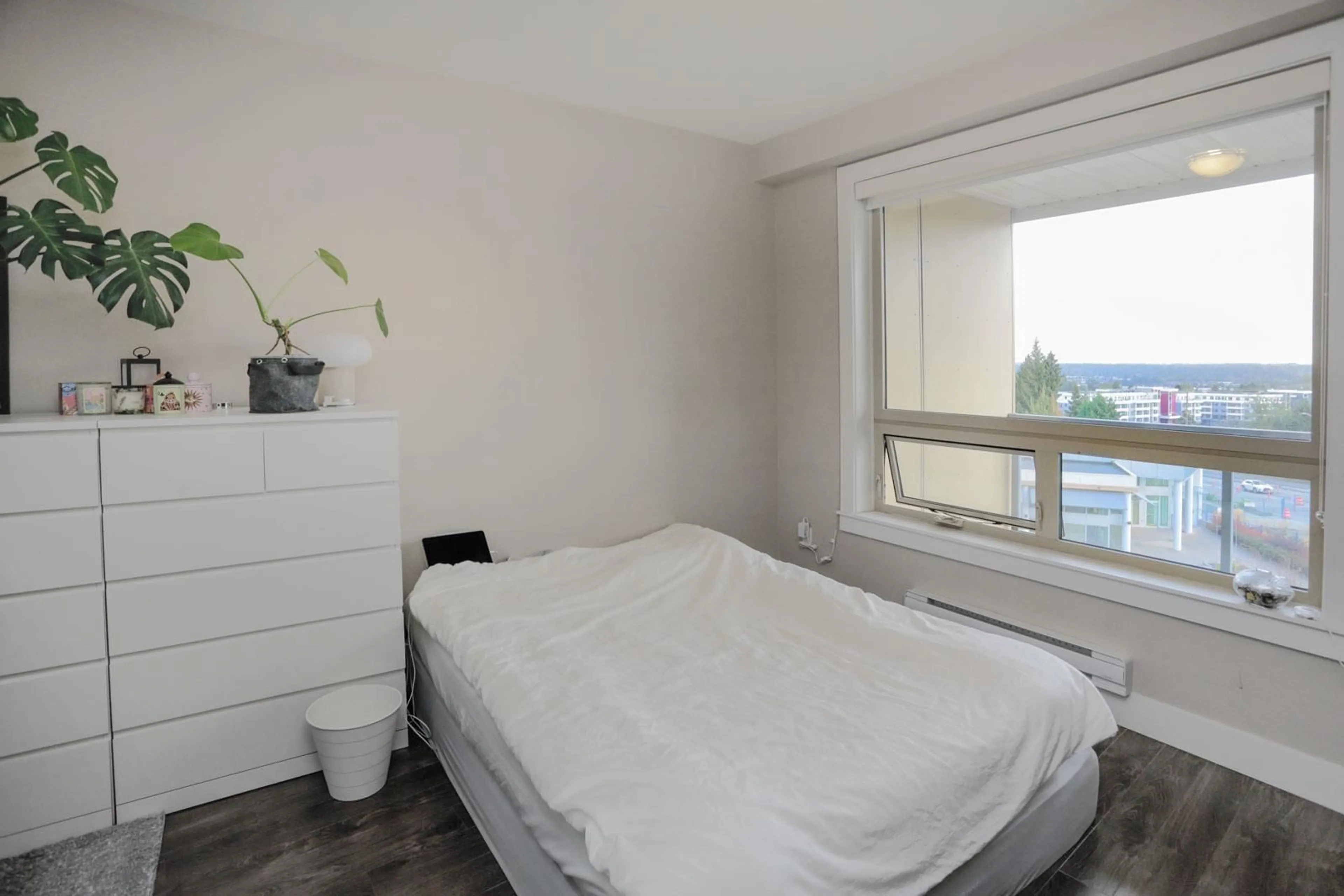 Bedroom with bed, unknown for 415 - 19228 64, Surrey British Columbia V3S7C9