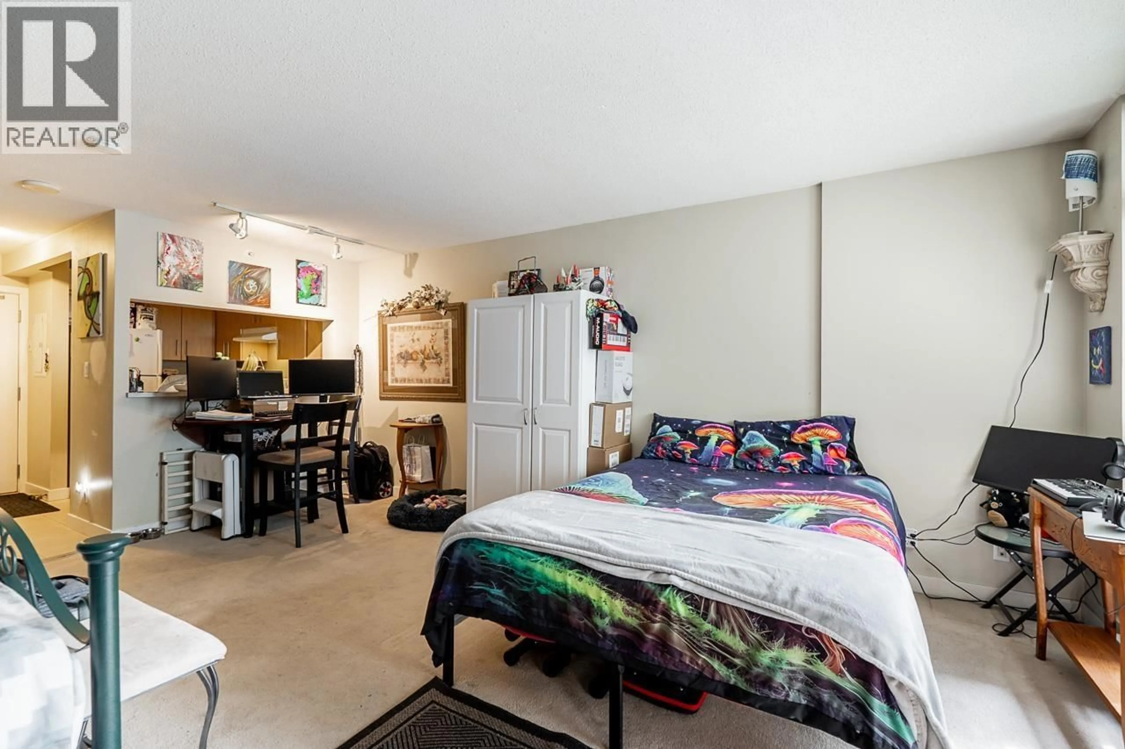 A pic of a room for 211 - 3660 VANNESS AVENUE, Vancouver British Columbia V5R6H8