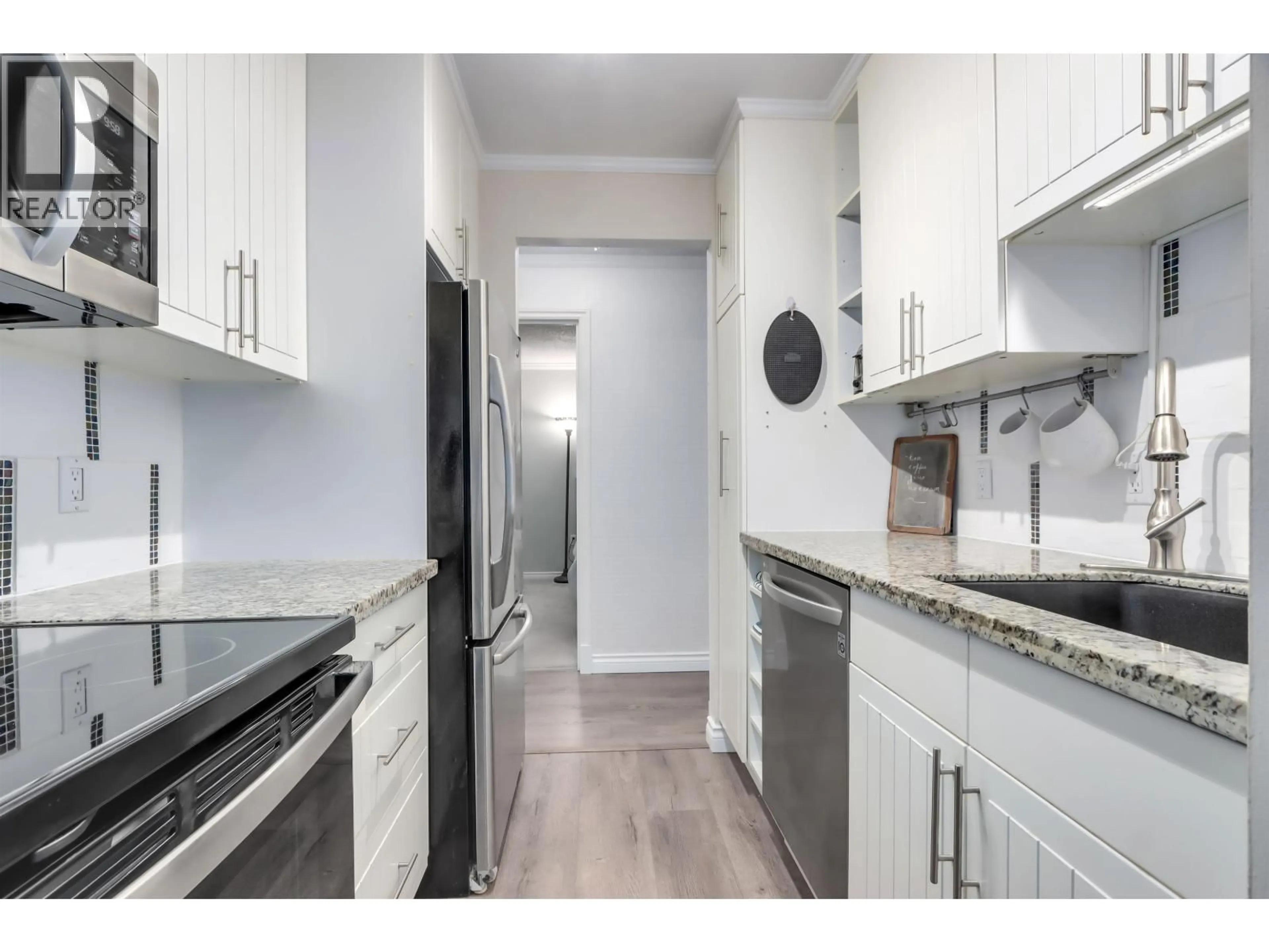 Standard kitchen, unknown for 303 - 2004 FULLERTON AVENUE, North Vancouver British Columbia V7P3G8