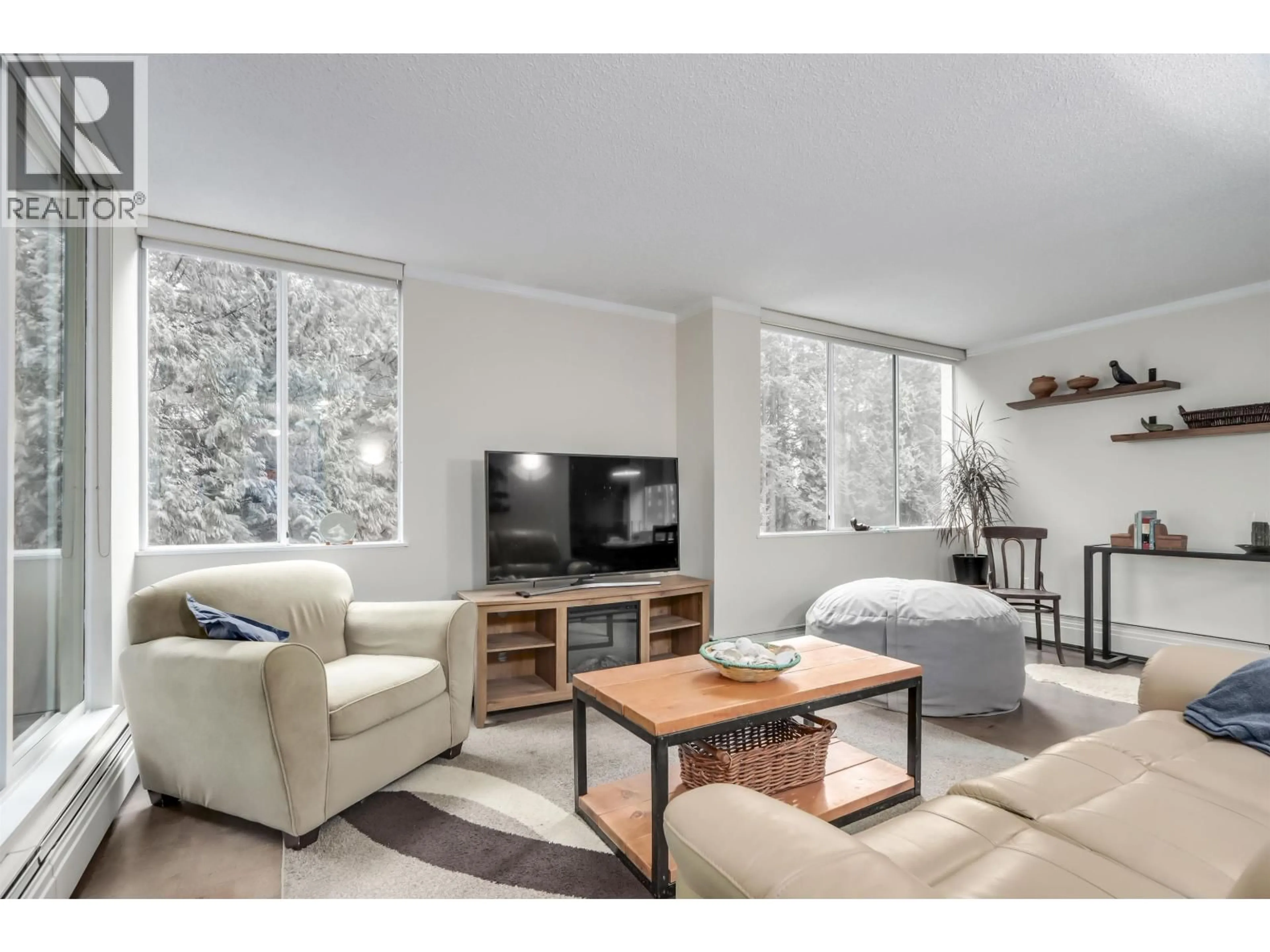 Living room with furniture, unknown for 303 - 2004 FULLERTON AVENUE, North Vancouver British Columbia V7P3G8