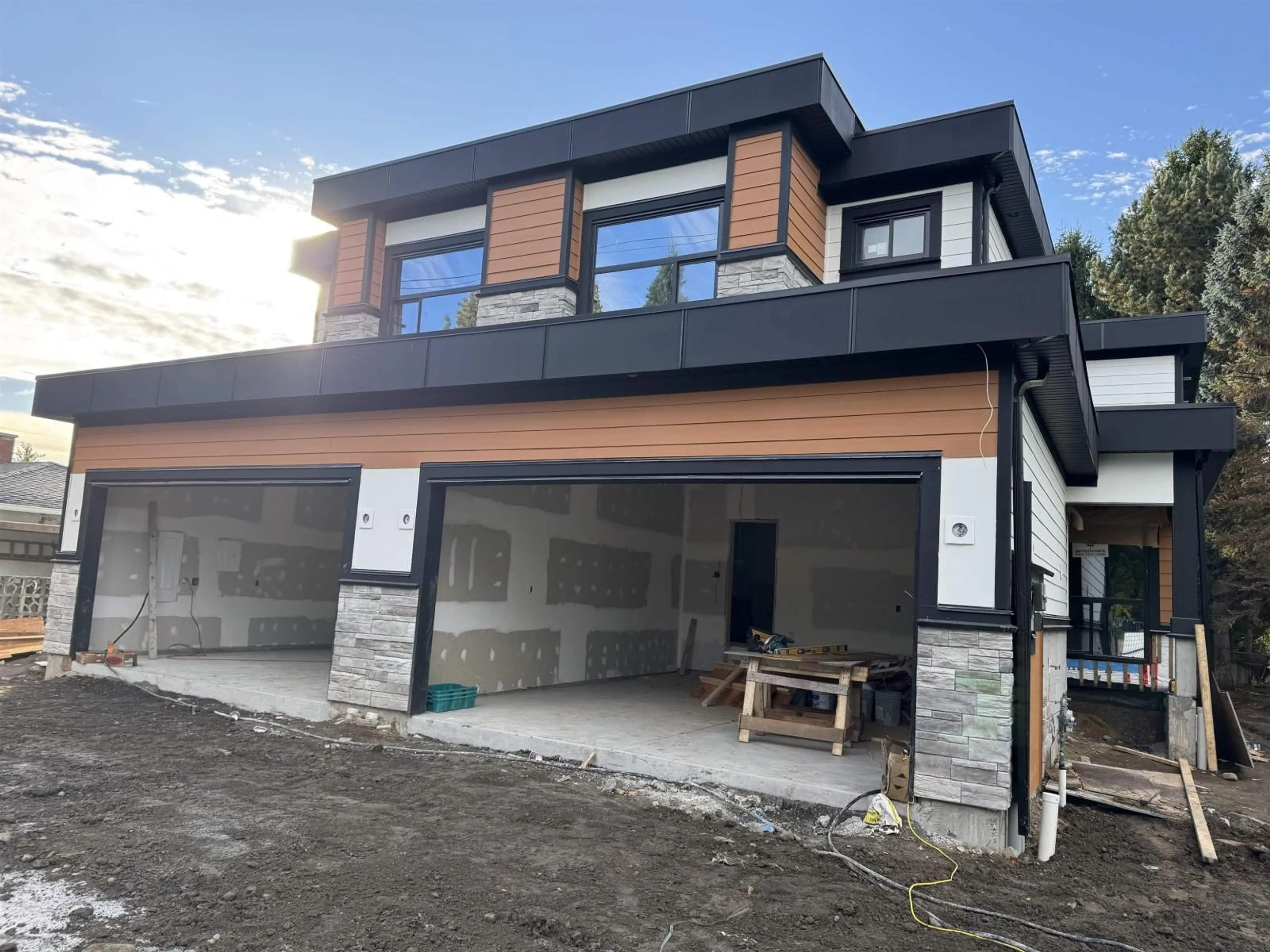 Home with brick exterior material, unknown for 14206 NORTH BLUFF, White Rock British Columbia V4B3C4