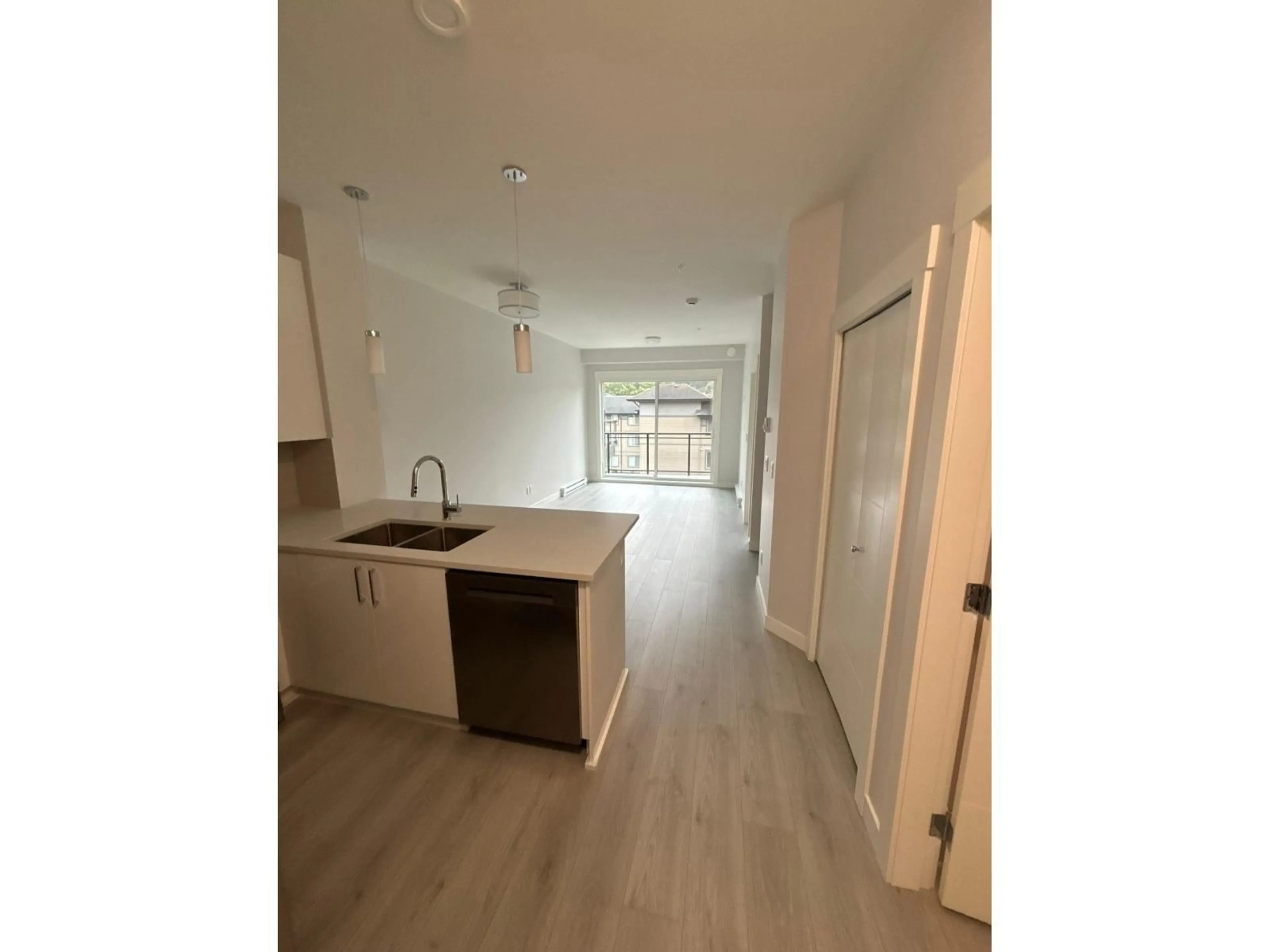 A pic of a room for 611 - 33886 PINE, Abbotsford British Columbia V2S2P3