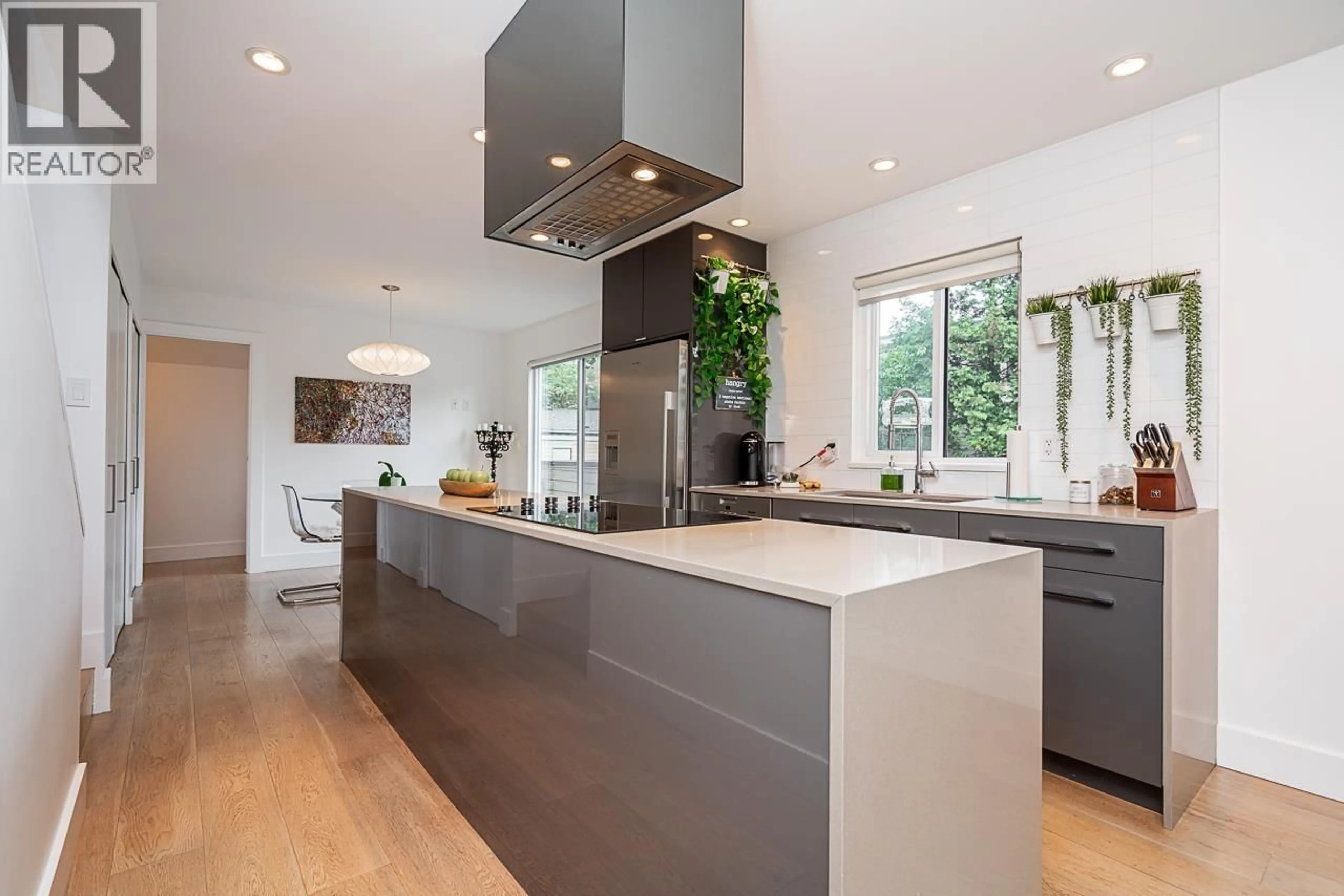 Contemporary kitchen, unknown for 3988 PARKWAY DRIVE, Vancouver British Columbia V6L3E1