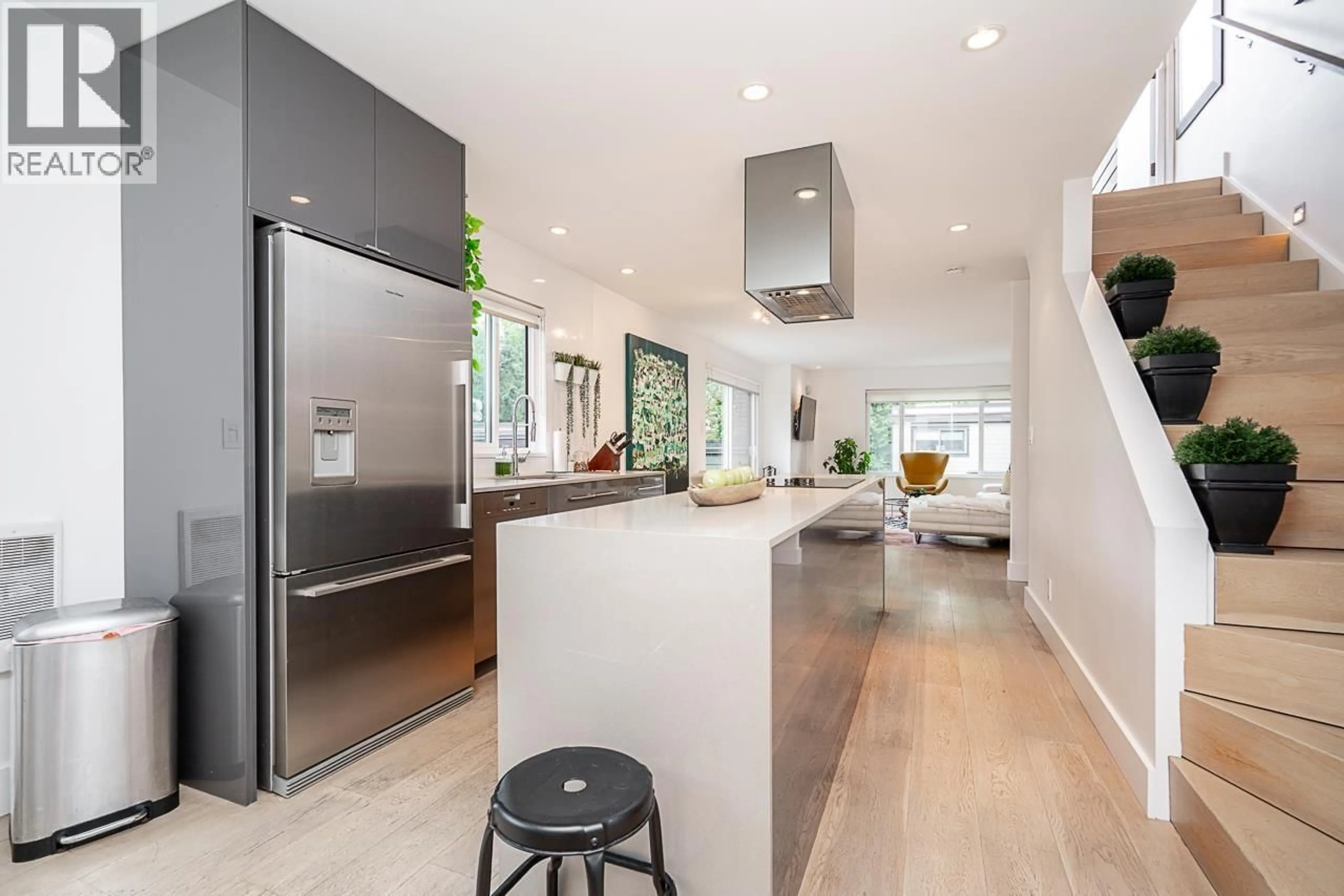 Contemporary kitchen, unknown for 3988 PARKWAY DRIVE, Vancouver British Columbia V6L3E1