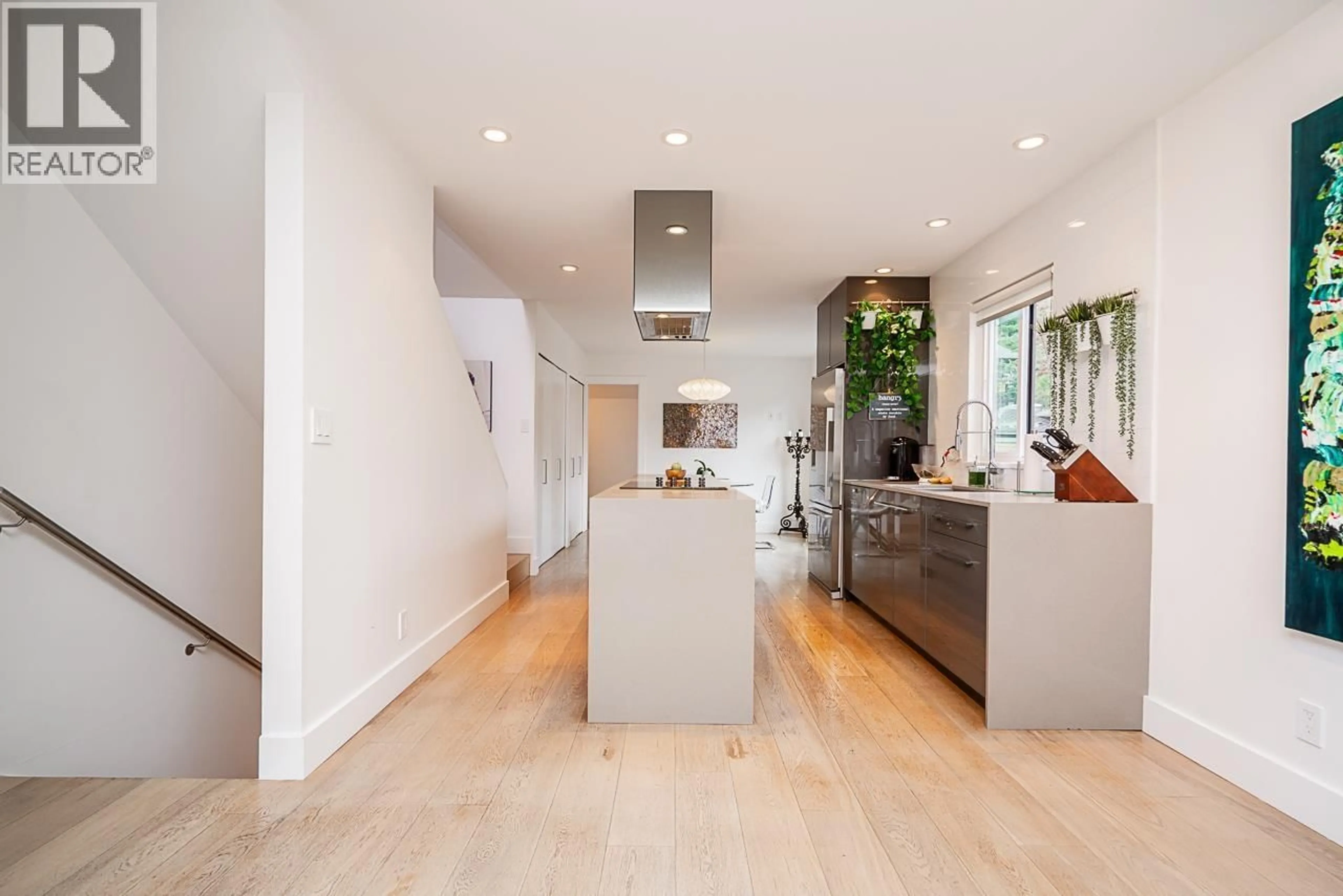 Contemporary kitchen, unknown for 3988 PARKWAY DRIVE, Vancouver British Columbia V6L3E1