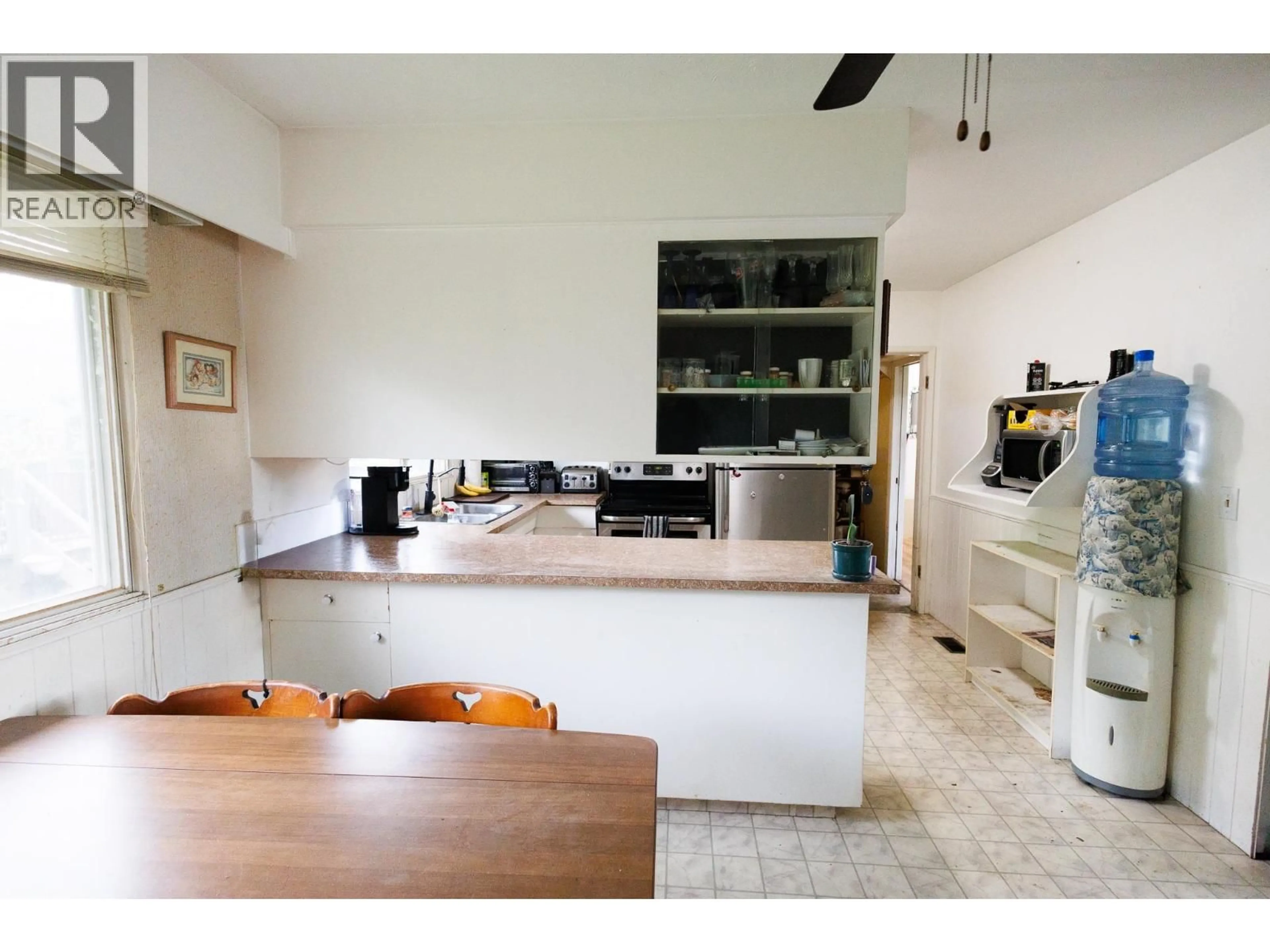 Standard kitchen, ceramic/tile floor for 4732 LOEN AVENUE, Terrace British Columbia V8G1Z7