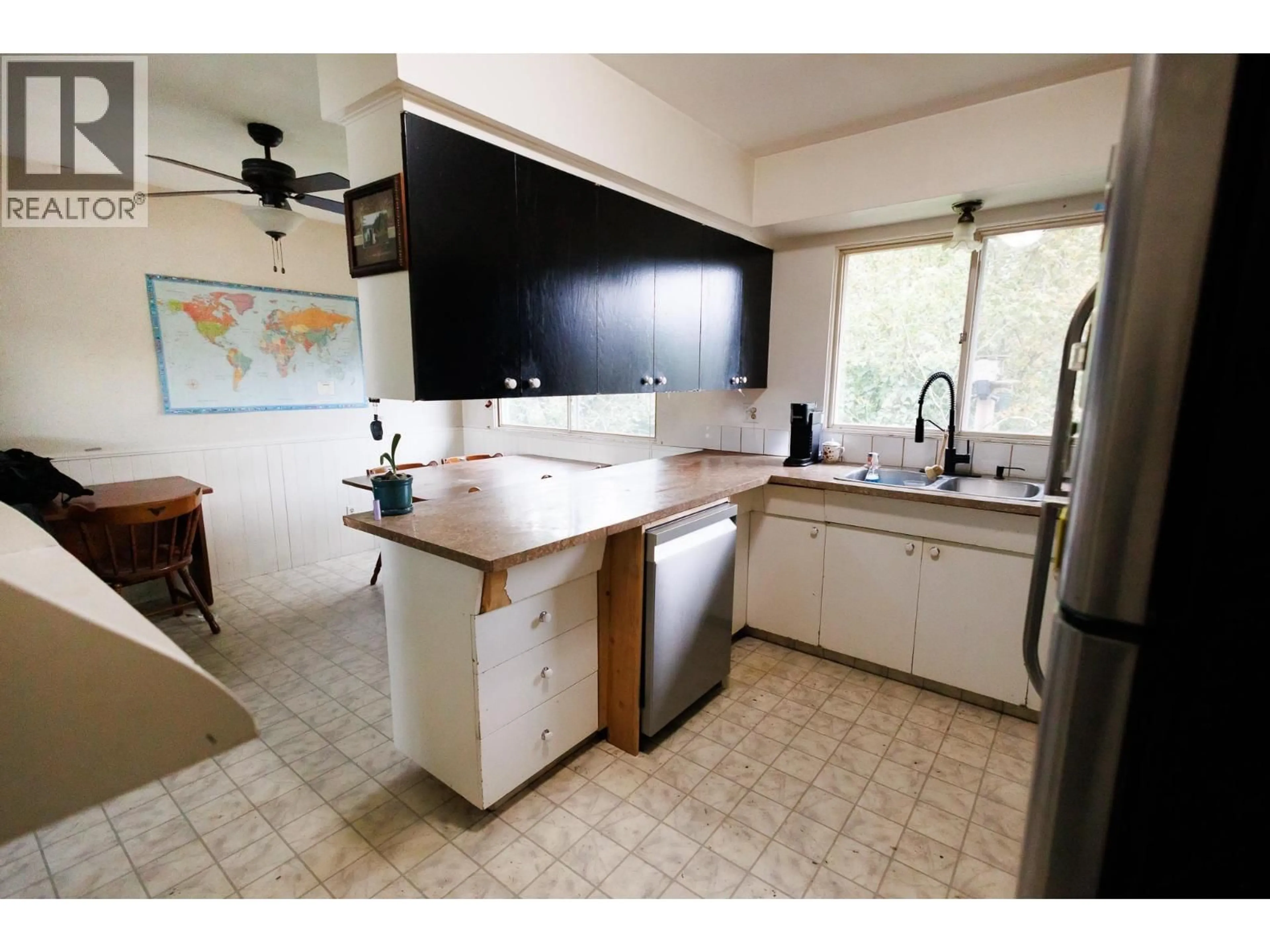 Standard kitchen, ceramic/tile floor for 4732 LOEN AVENUE, Terrace British Columbia V8G1Z7