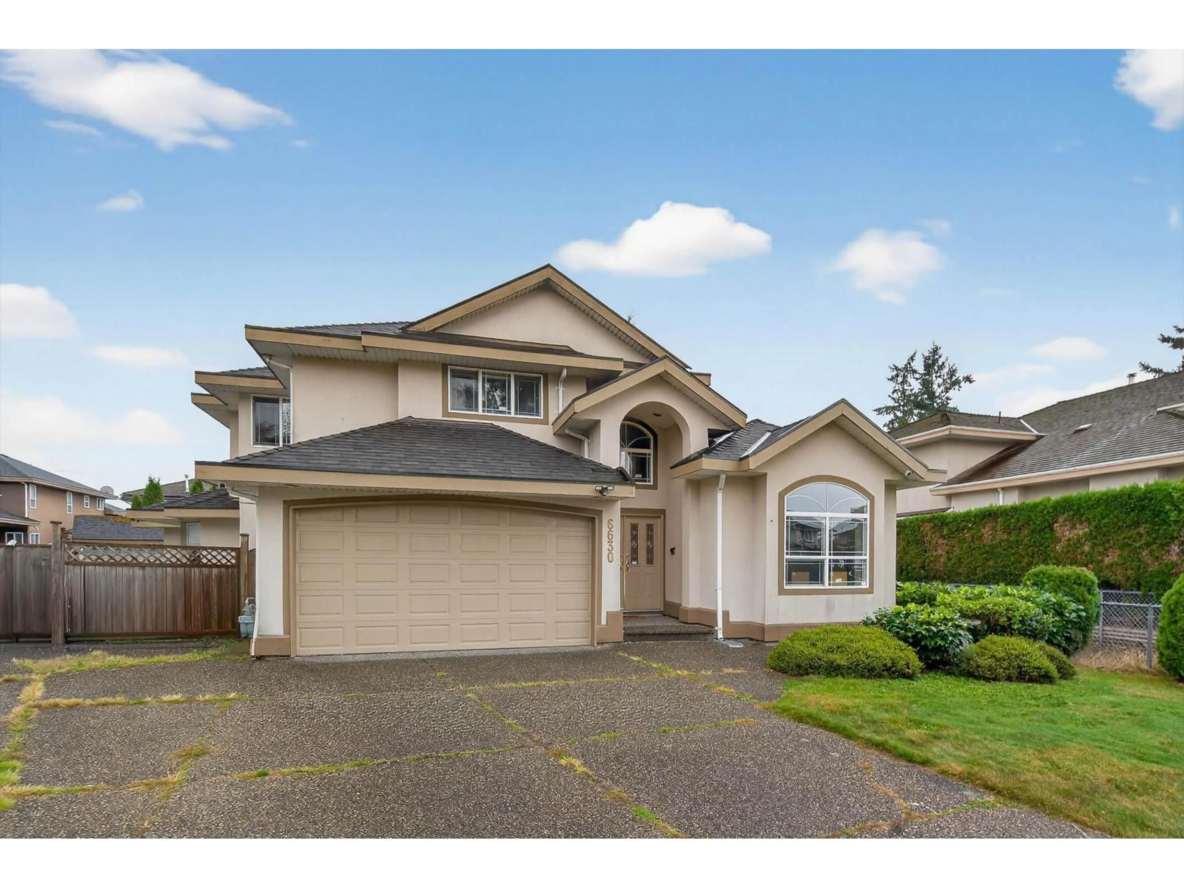 Home with vinyl exterior material, street for 6630 123, Surrey British Columbia V3W0W1