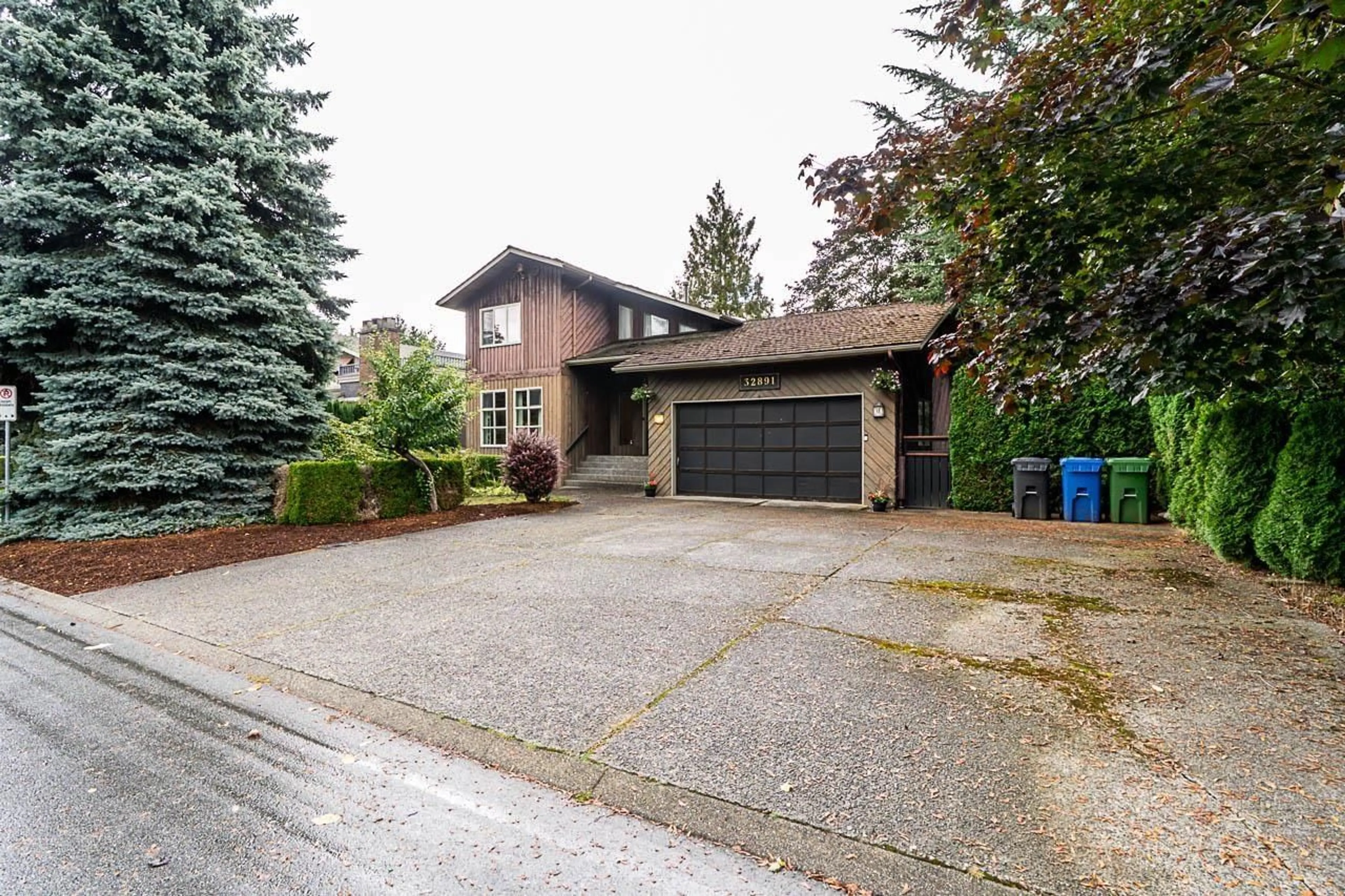 Home with brick exterior material, street for 32891 ASHLEY, Abbotsford British Columbia V2S5W3