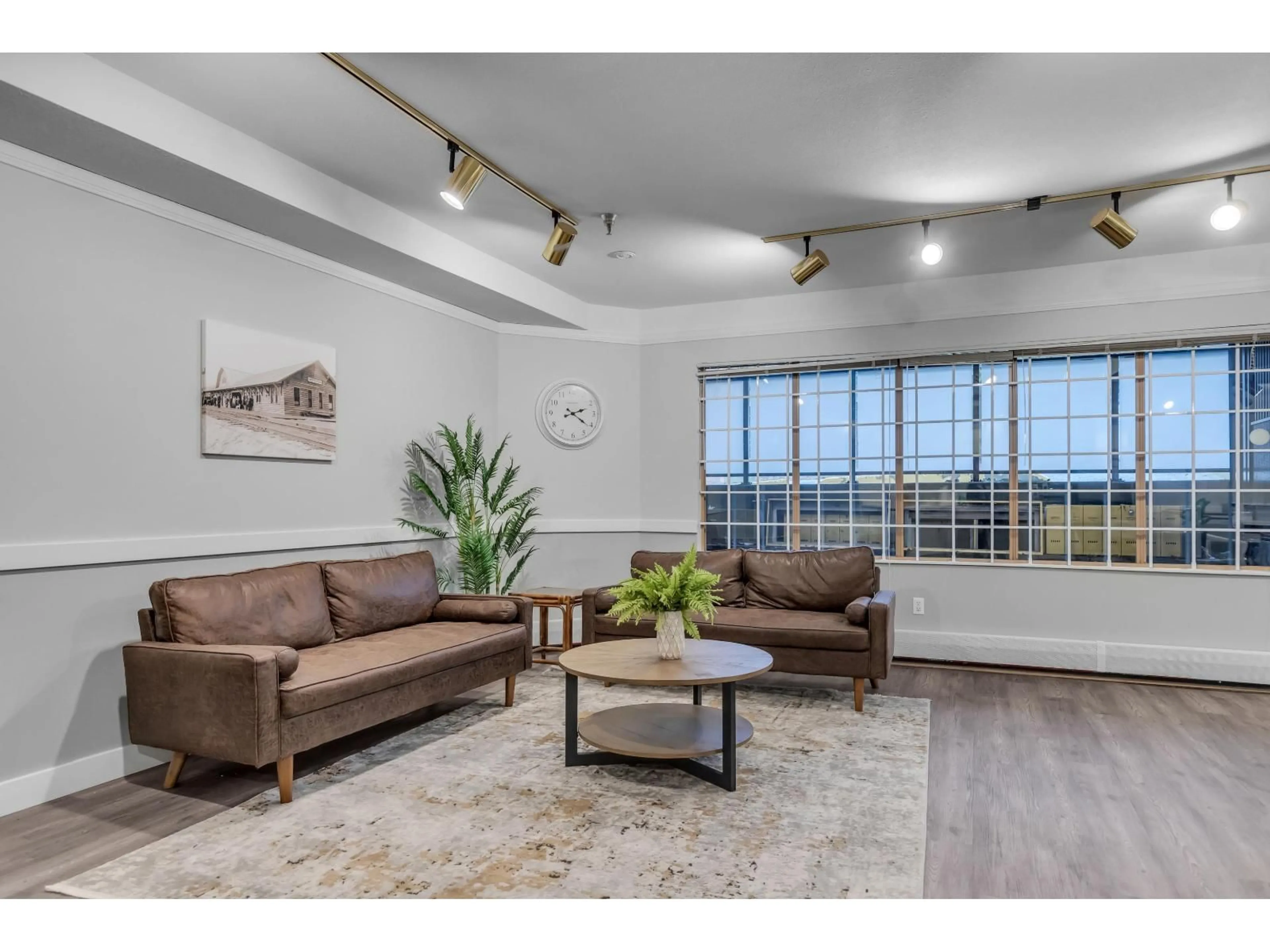 Living room with furniture, unknown for 203 - 1830 SOUTHMERE EAST, Surrey British Columbia V4A9C2