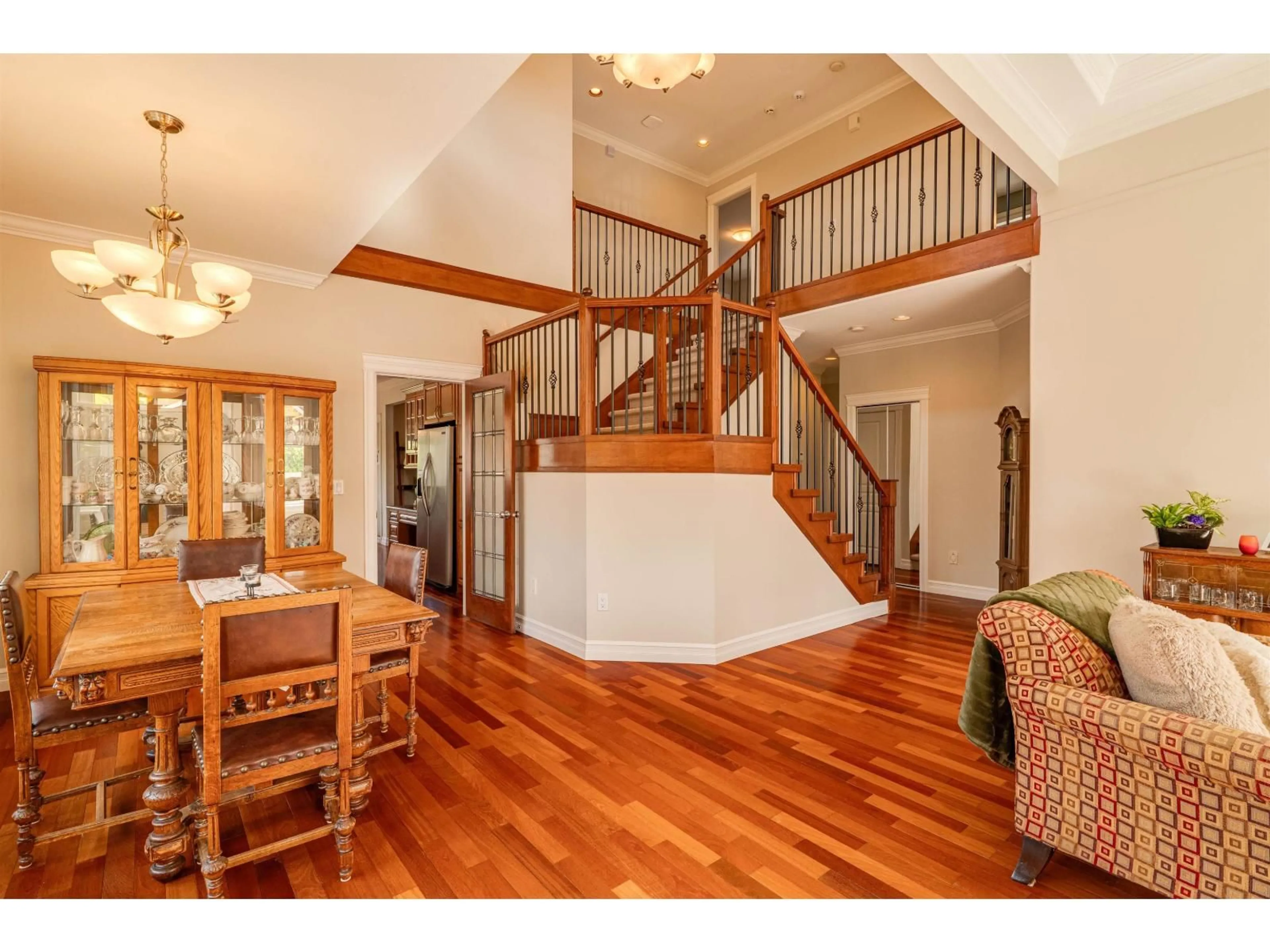 Indoor foyer for 16453 61, Surrey British Columbia V3S5V4
