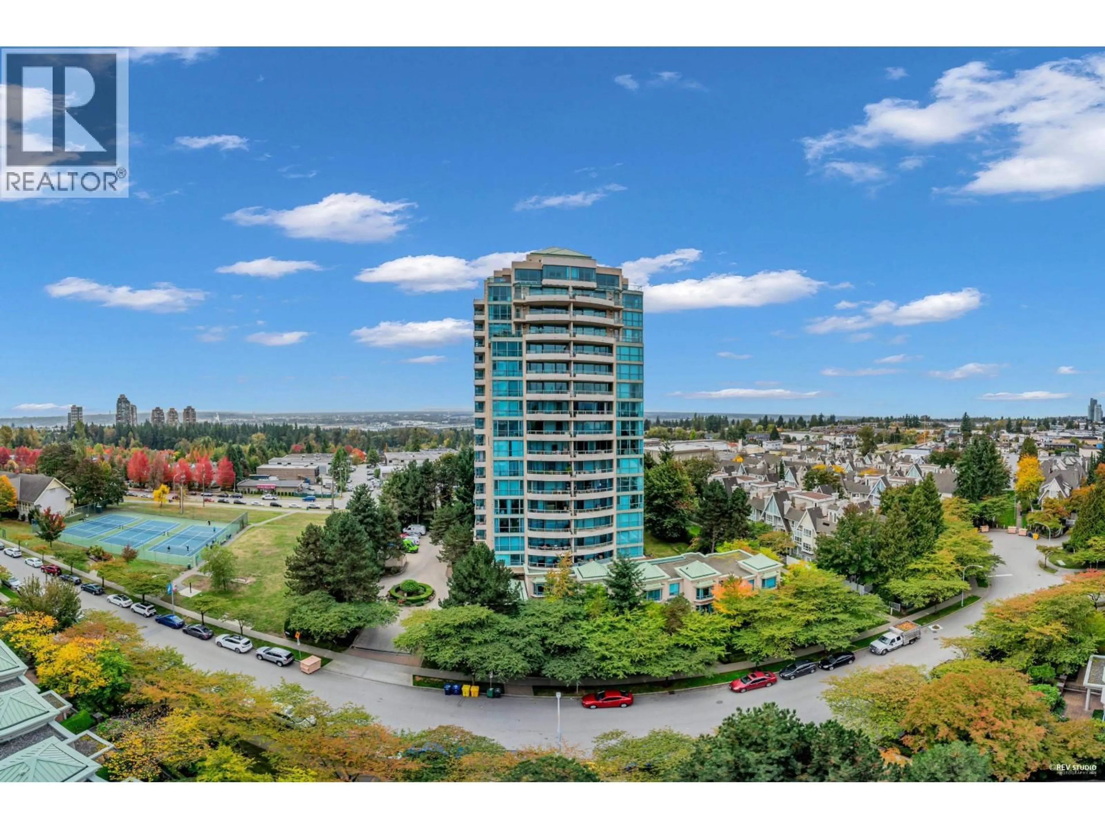 A pic from outside/outdoor area/front of a property/back of a property/a pic from drone, unknown for 1104 - 6611 SOUTHOAKS CRESCENT, Burnaby British Columbia V5E4L5