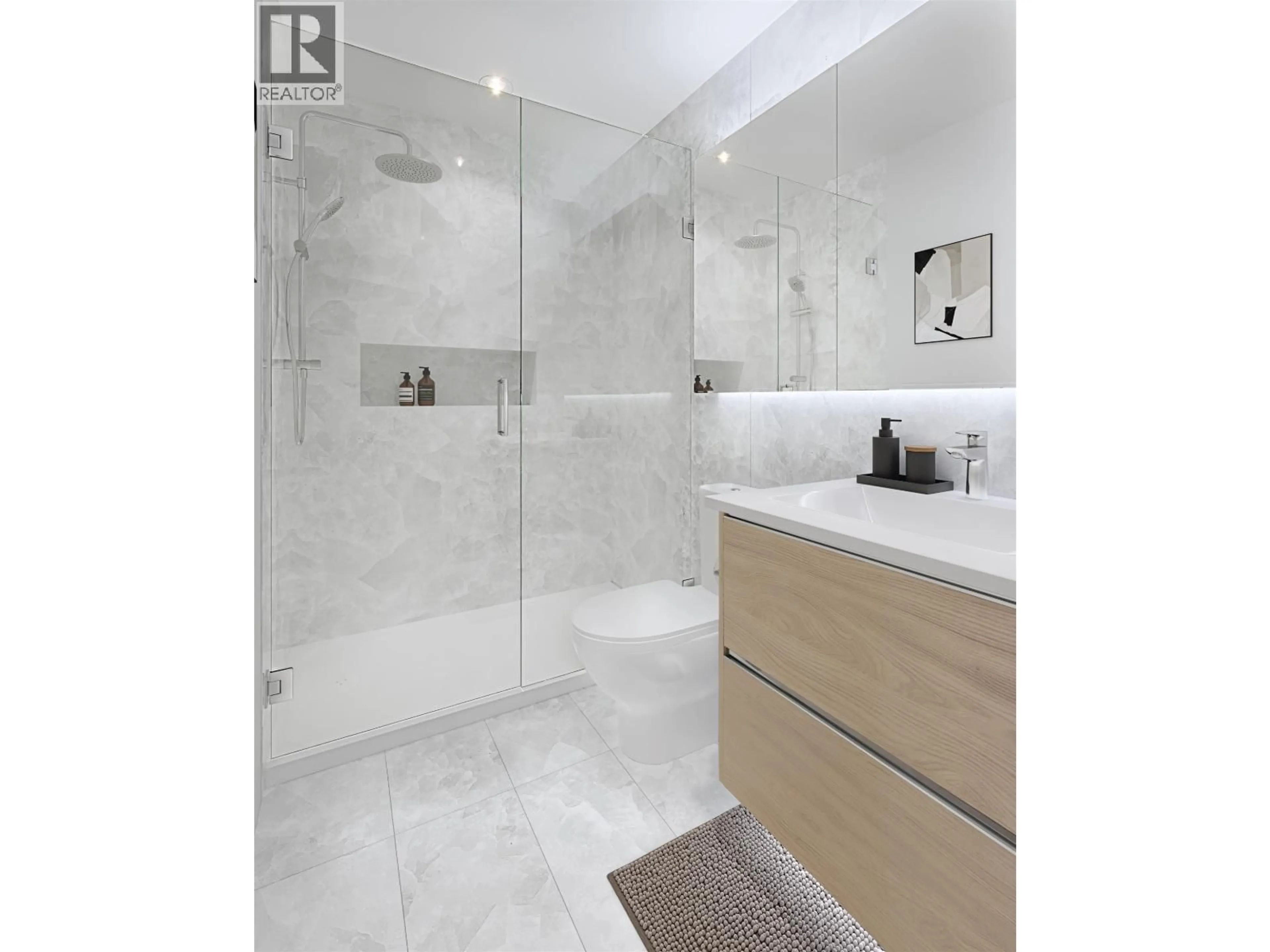 Contemporary bathroom, ceramic/tile floor for 206 - 788 39TH AVENUE, Vancouver British Columbia V5Z3M6