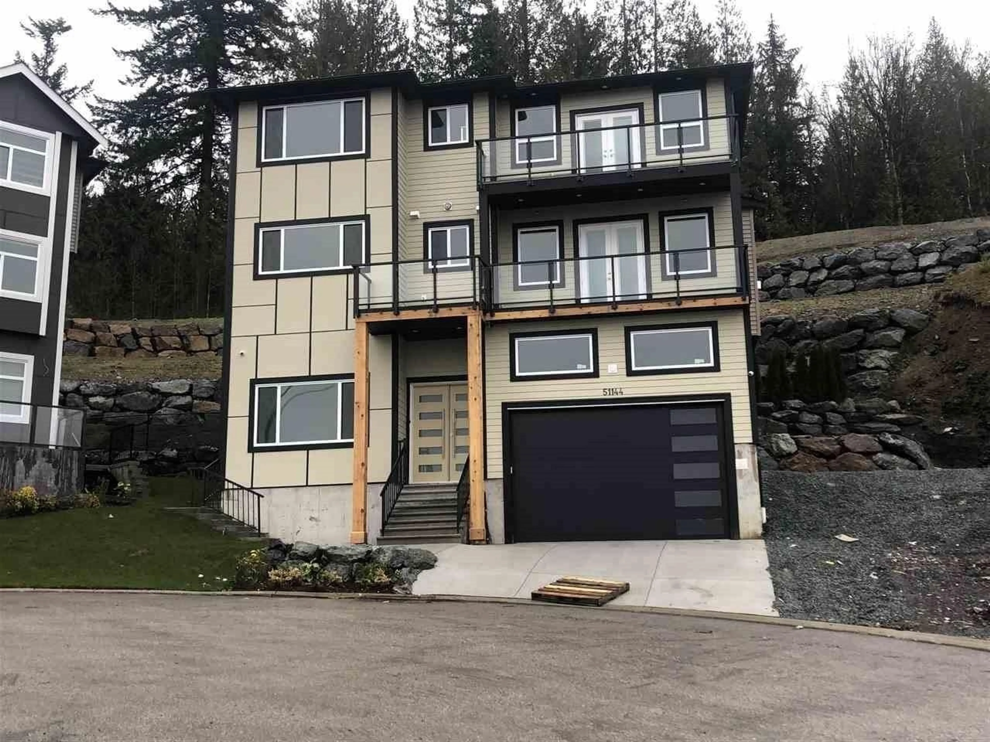 Home with vinyl exterior material, unknown for 51144 FARMERS WAY, Chilliwack British Columbia V4Z0E4