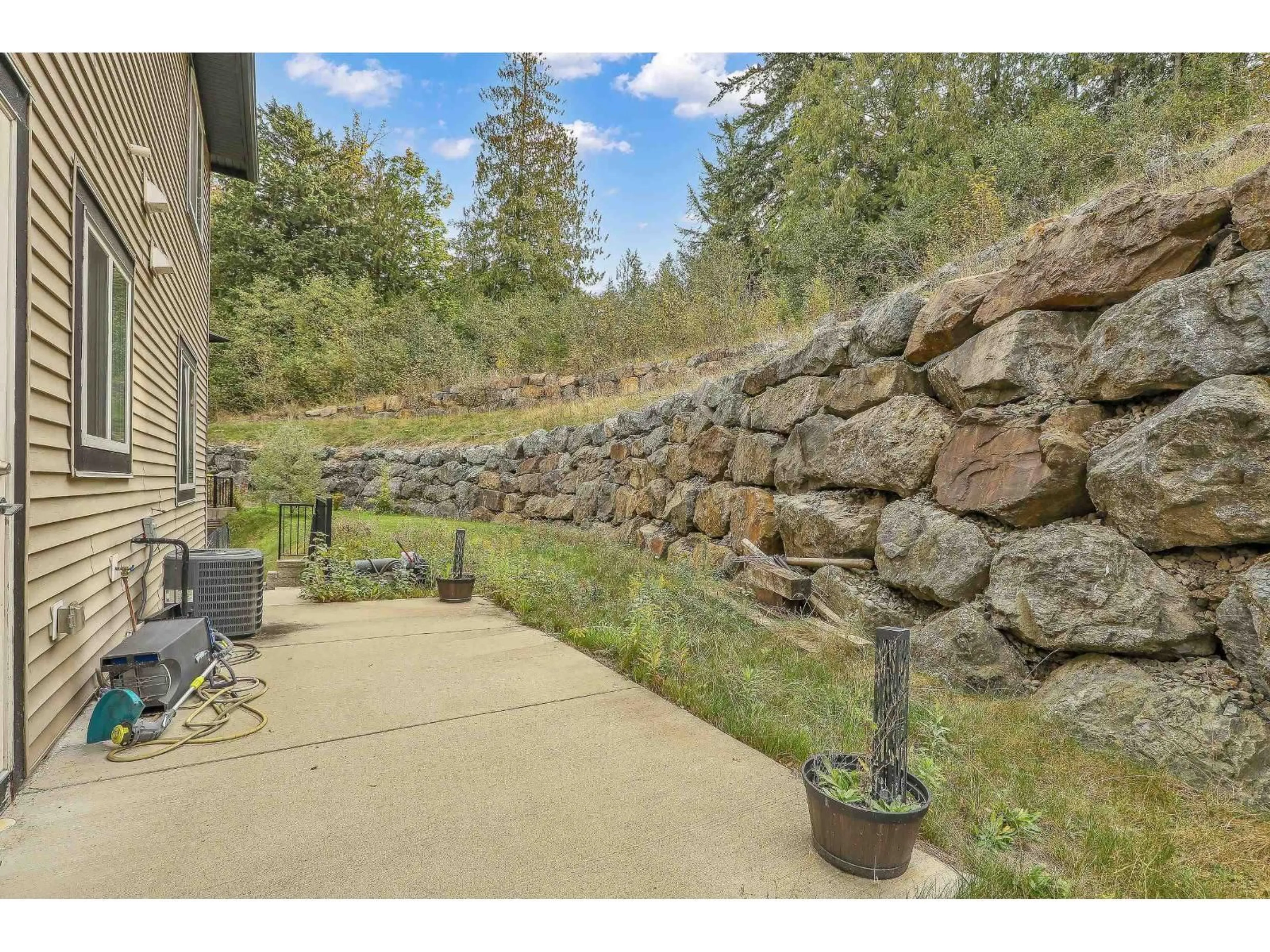 Patio, unknown for 51144 FARMERS WAY, Chilliwack British Columbia V4Z0E4