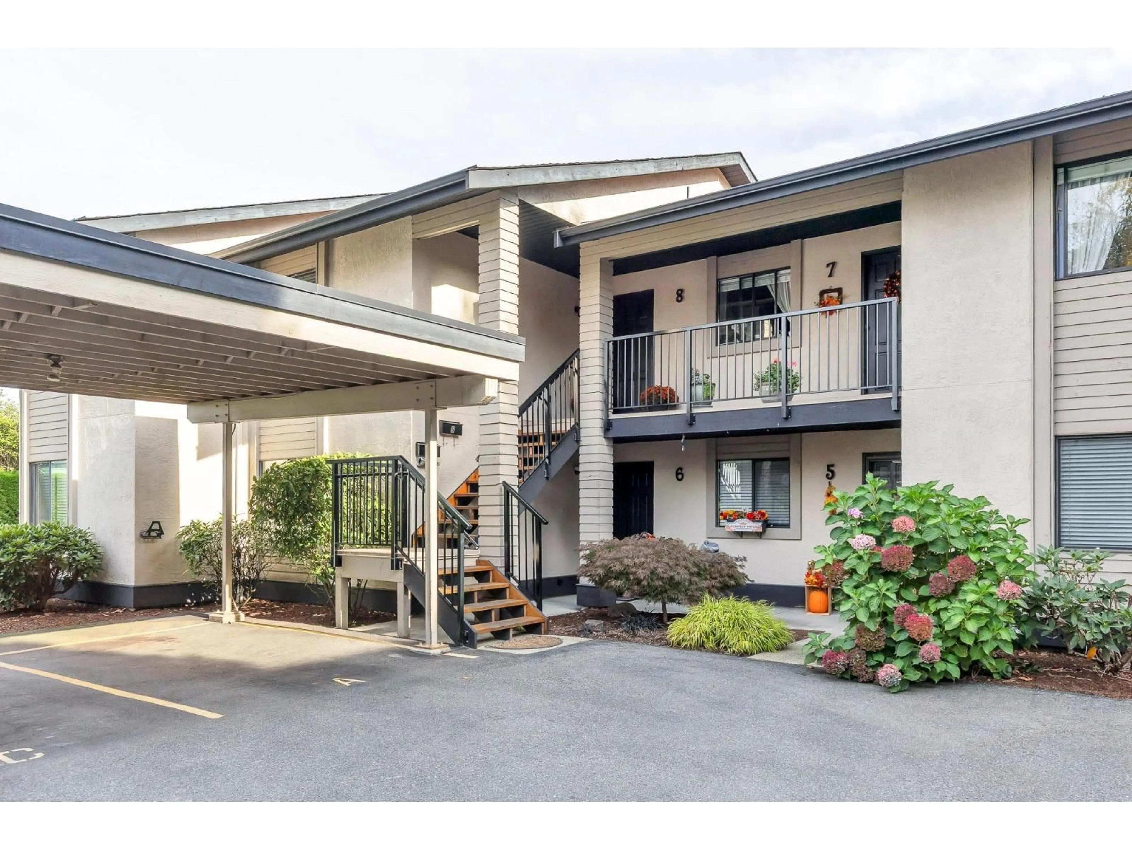 Unknown for 8 - 33136 MILL LAKE, Abbotsford British Columbia V2S2A5