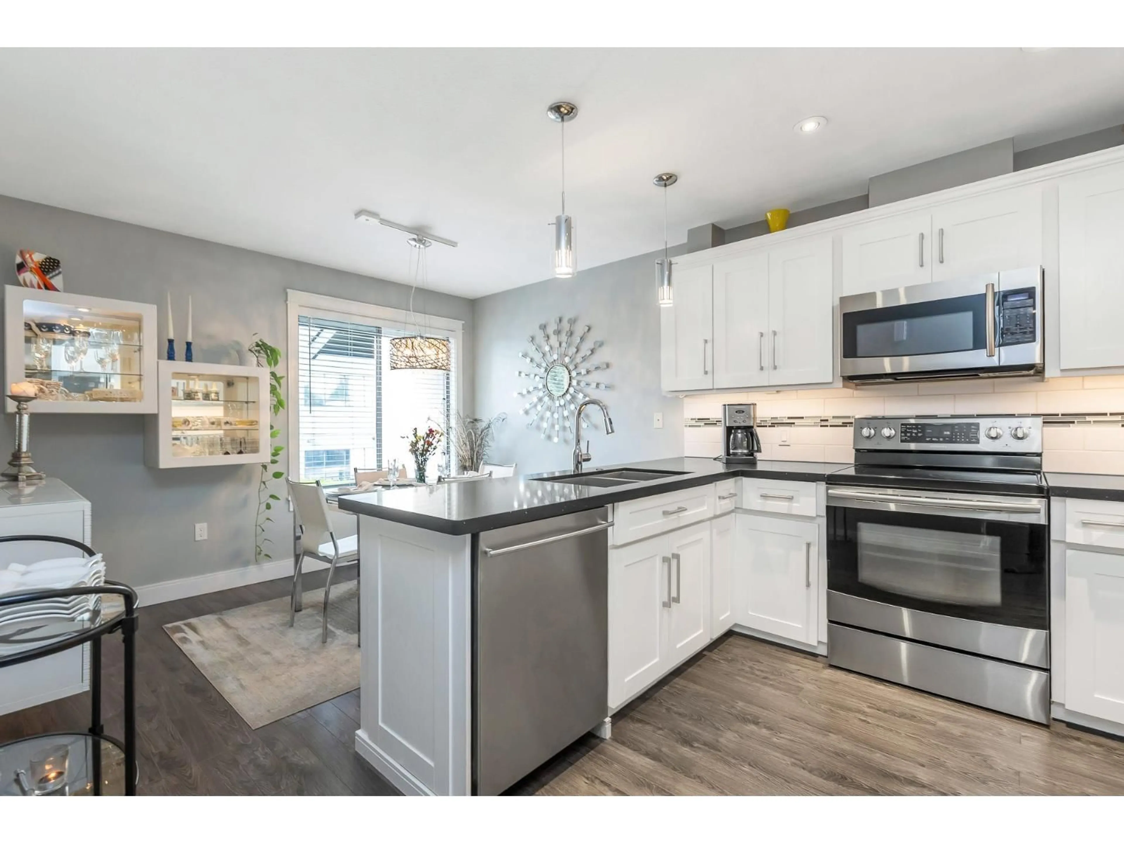Open concept kitchen, unknown for 8 - 33136 MILL LAKE, Abbotsford British Columbia V2S2A5