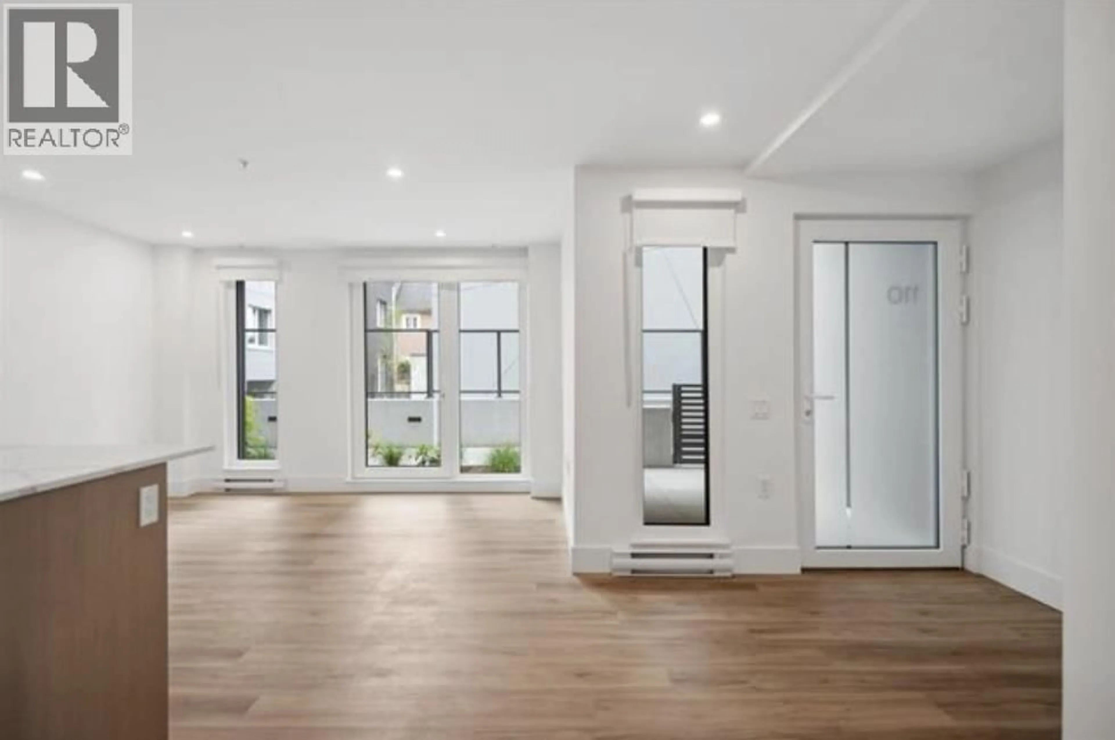 Indoor entryway for 110 - 2085 1ST AVENUE, Vancouver British Columbia V5N1B6