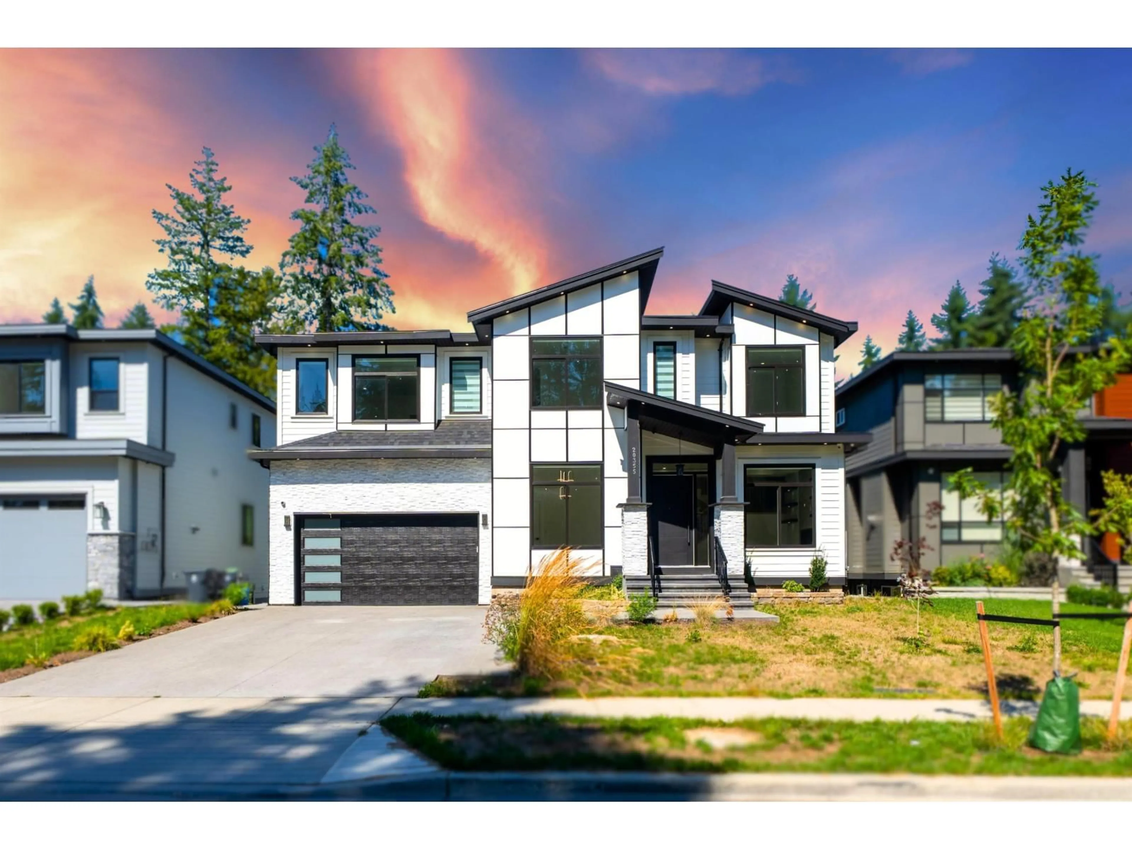 Home with vinyl exterior material, street for 20355 27, Langley British Columbia V2B0B6
