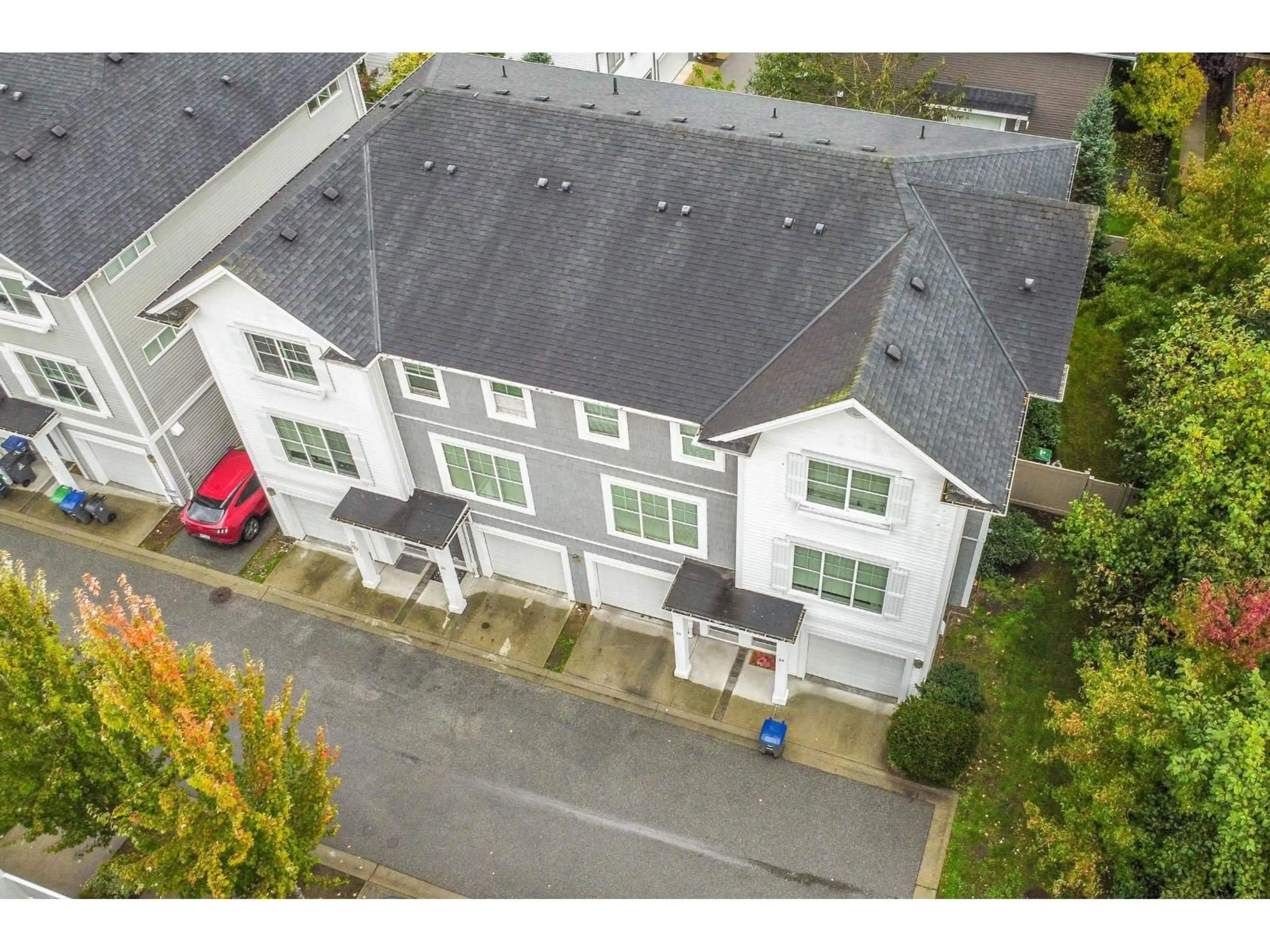 A pic from outside/outdoor area/front of a property/back of a property/a pic from drone, building for 26 - 16228 16, Surrey British Columbia V4A1S7