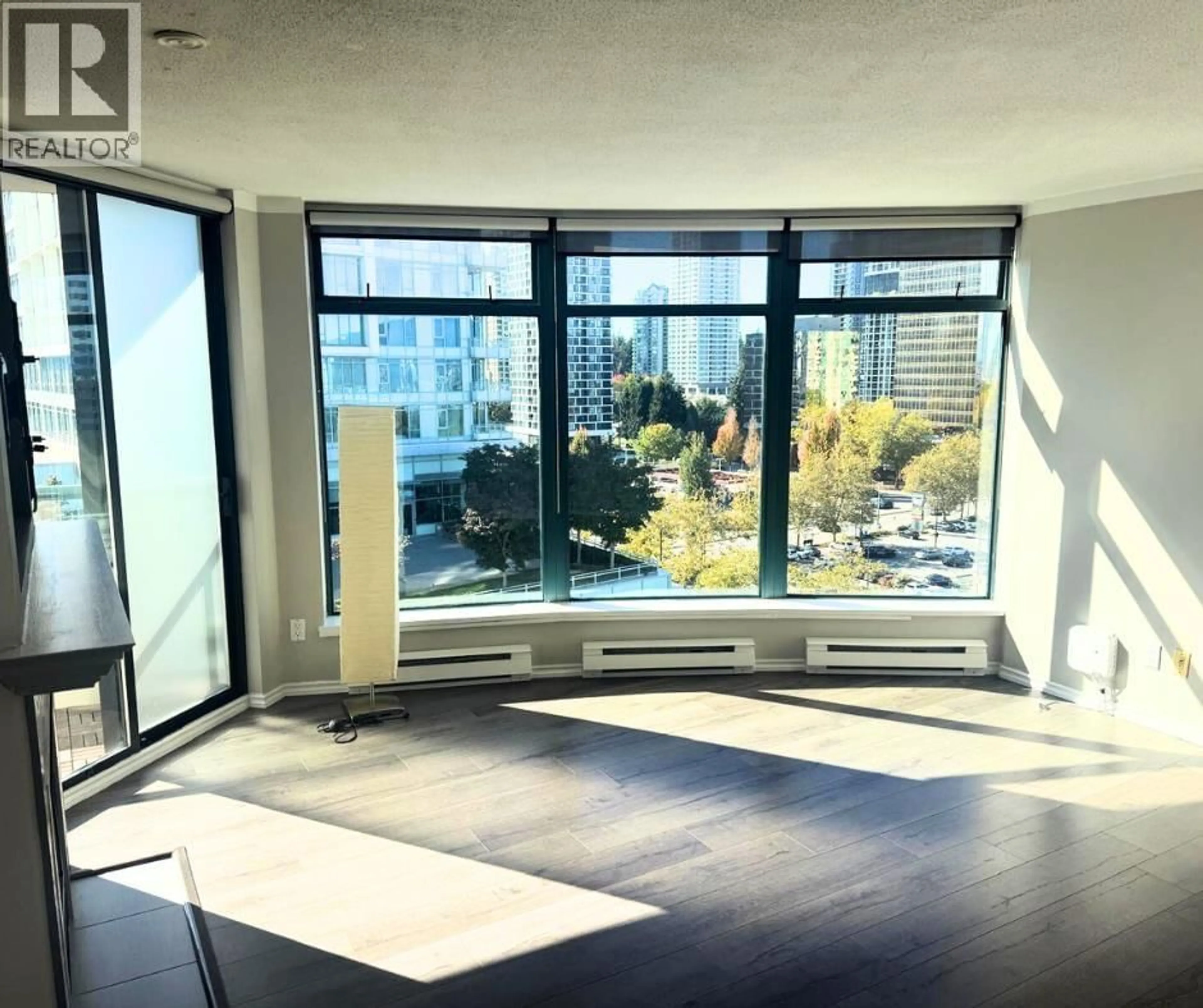 A pic of a room for 1305 - 4505 HAZEL STREET, Burnaby British Columbia V5H4T1