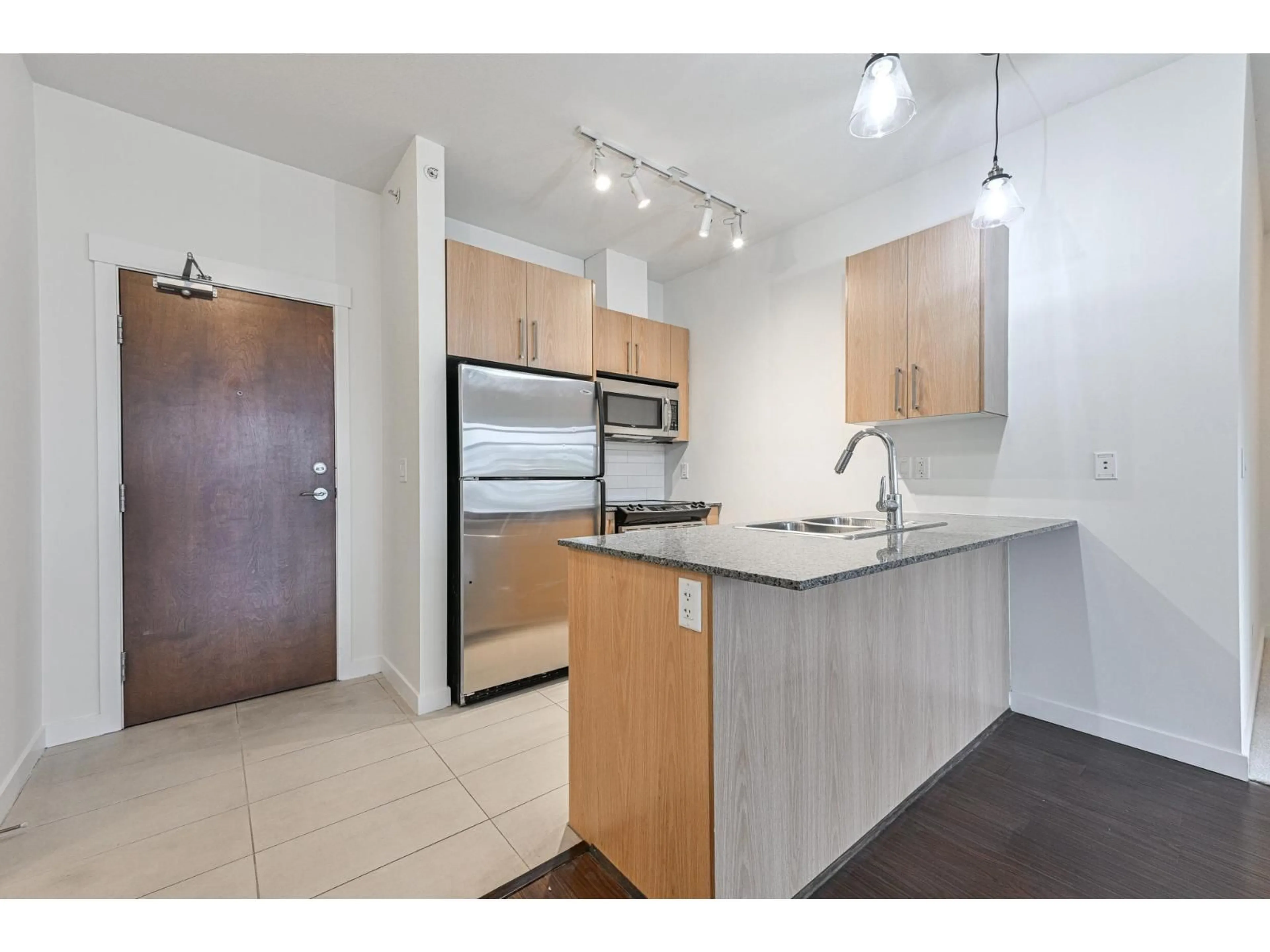 Standard kitchen, unknown for 401 - 2943 NELSON, Abbotsford British Columbia V2S0C8