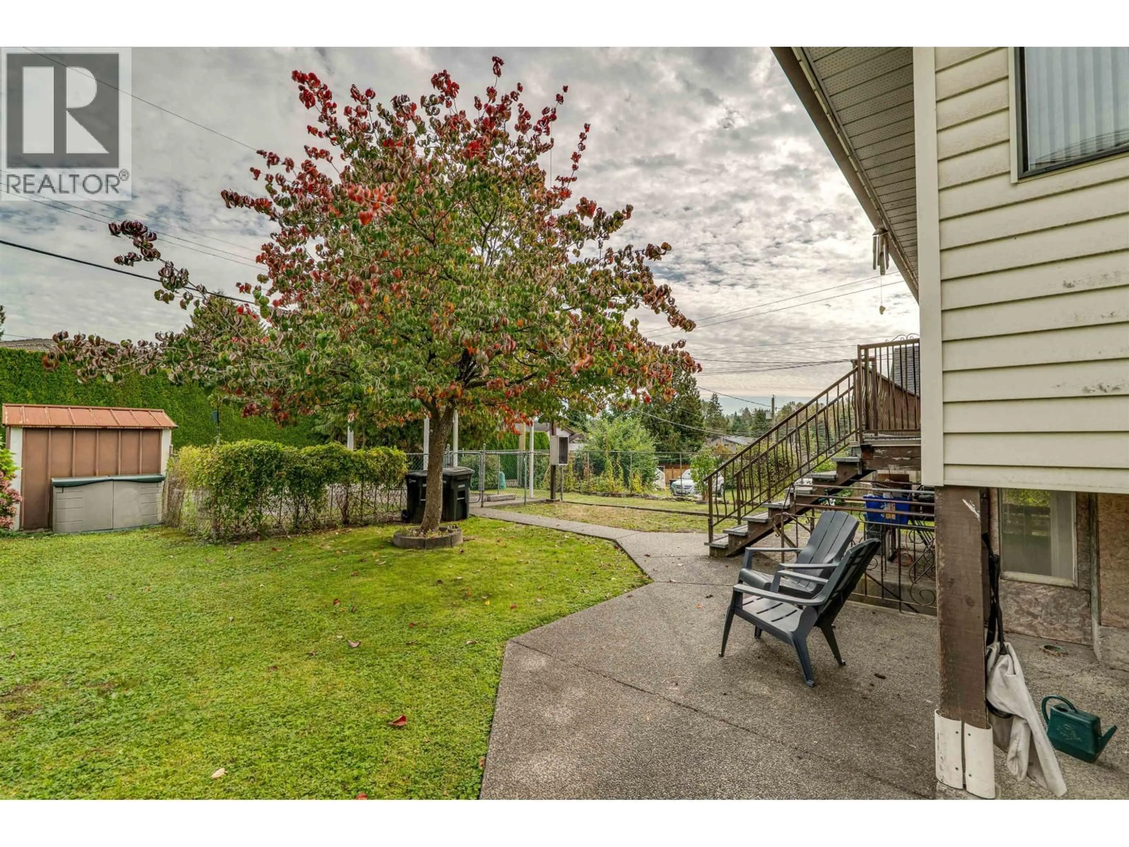 Patio, unknown for 4638 ROYAL OAK AVENUE, Burnaby British Columbia V5G3M5