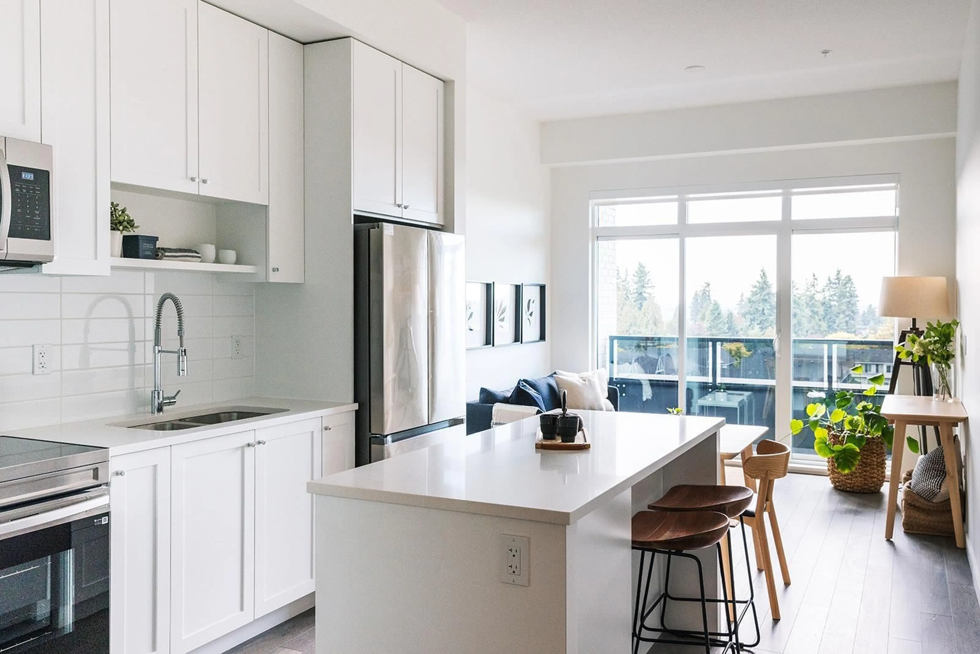 Contemporary kitchen, ceramic/tile floor for 629 - 8509 158, Surrey British Columbia V4N5A4