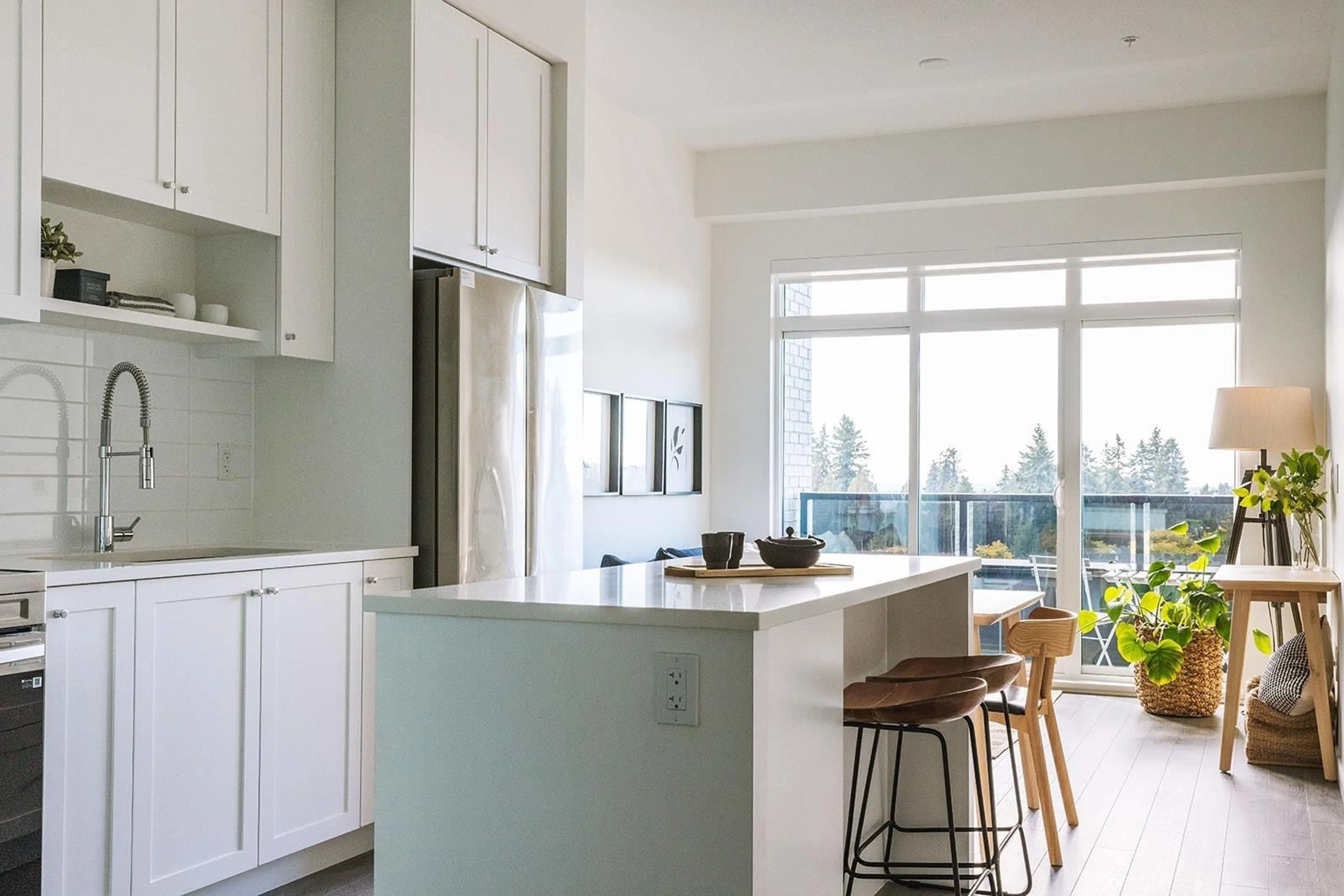 Contemporary kitchen, unknown for 629 - 8509 158, Surrey British Columbia V4N5A4