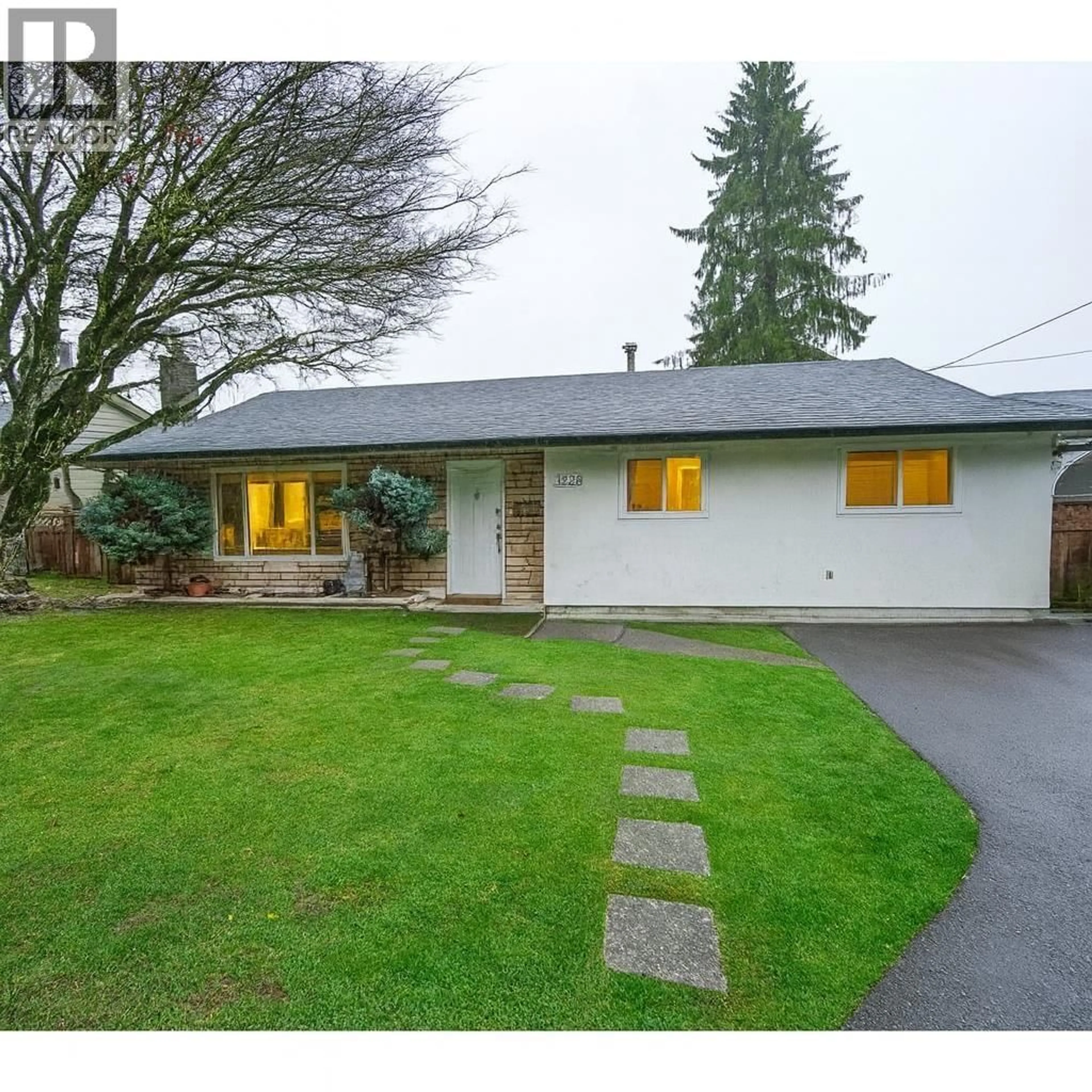 Unknown for 3228 CEDAR DRIVE, Port Coquitlam British Columbia V3B3C4