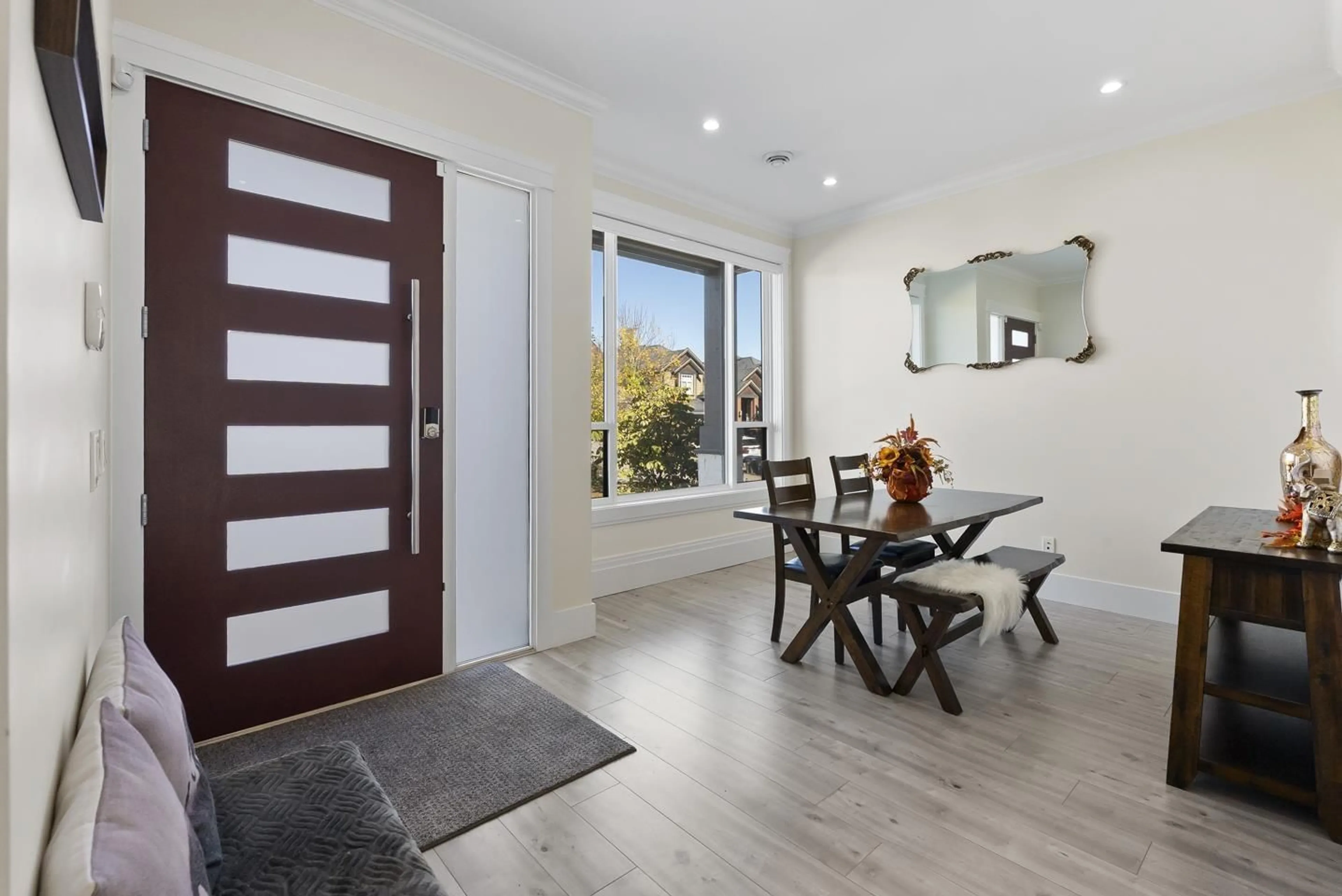 Indoor entryway for 14938 63, Surrey British Columbia V3S2X1