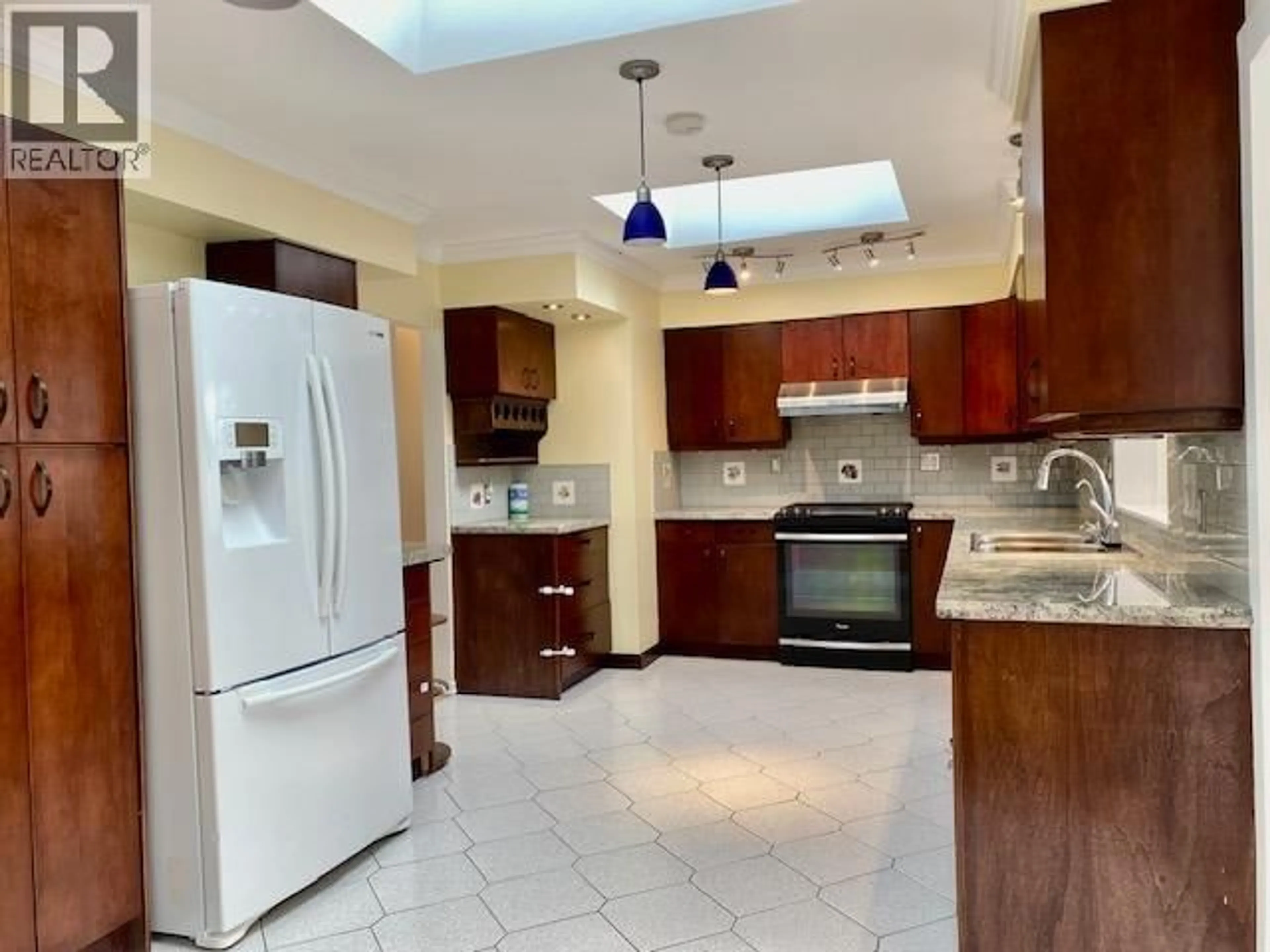 Standard kitchen, ceramic/tile floor for 1036 COMO LAKE AVENUE, Coquitlam British Columbia V3J3N6